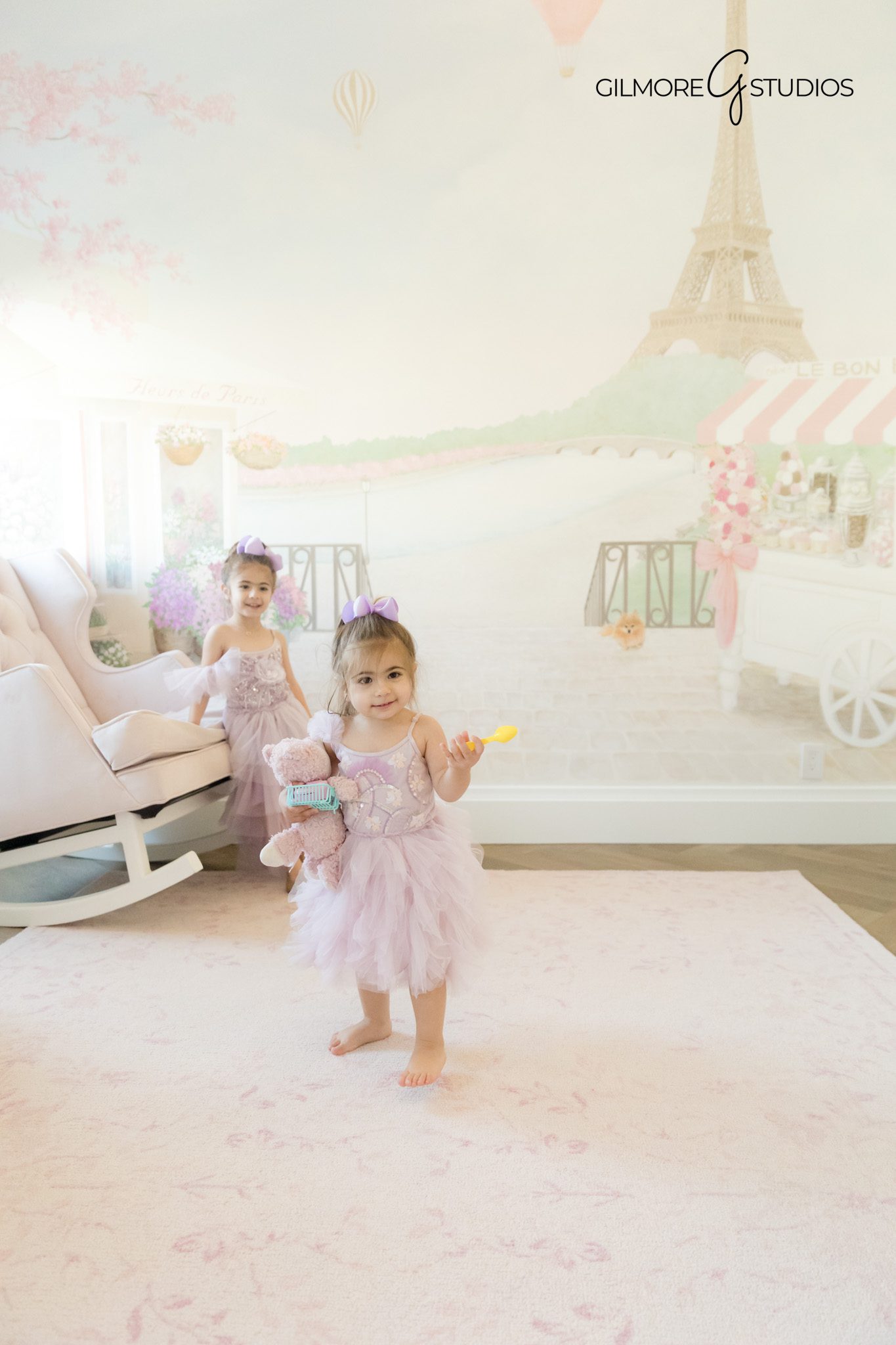 Arizona photographer Gilmore Studios family portrait session

Gilbert AZ family photographer outdoor golden hour portraits