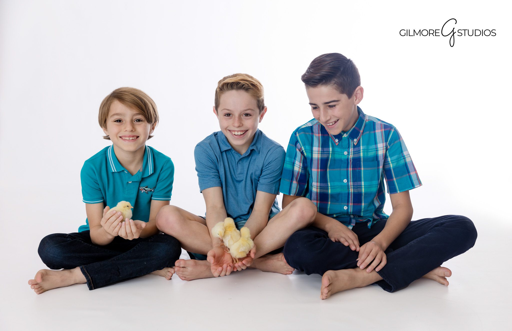 Gilbert AZ spring portraits for families by Gilmore Studios

Arizona children’s Easter portraits outdoor Gilbert session