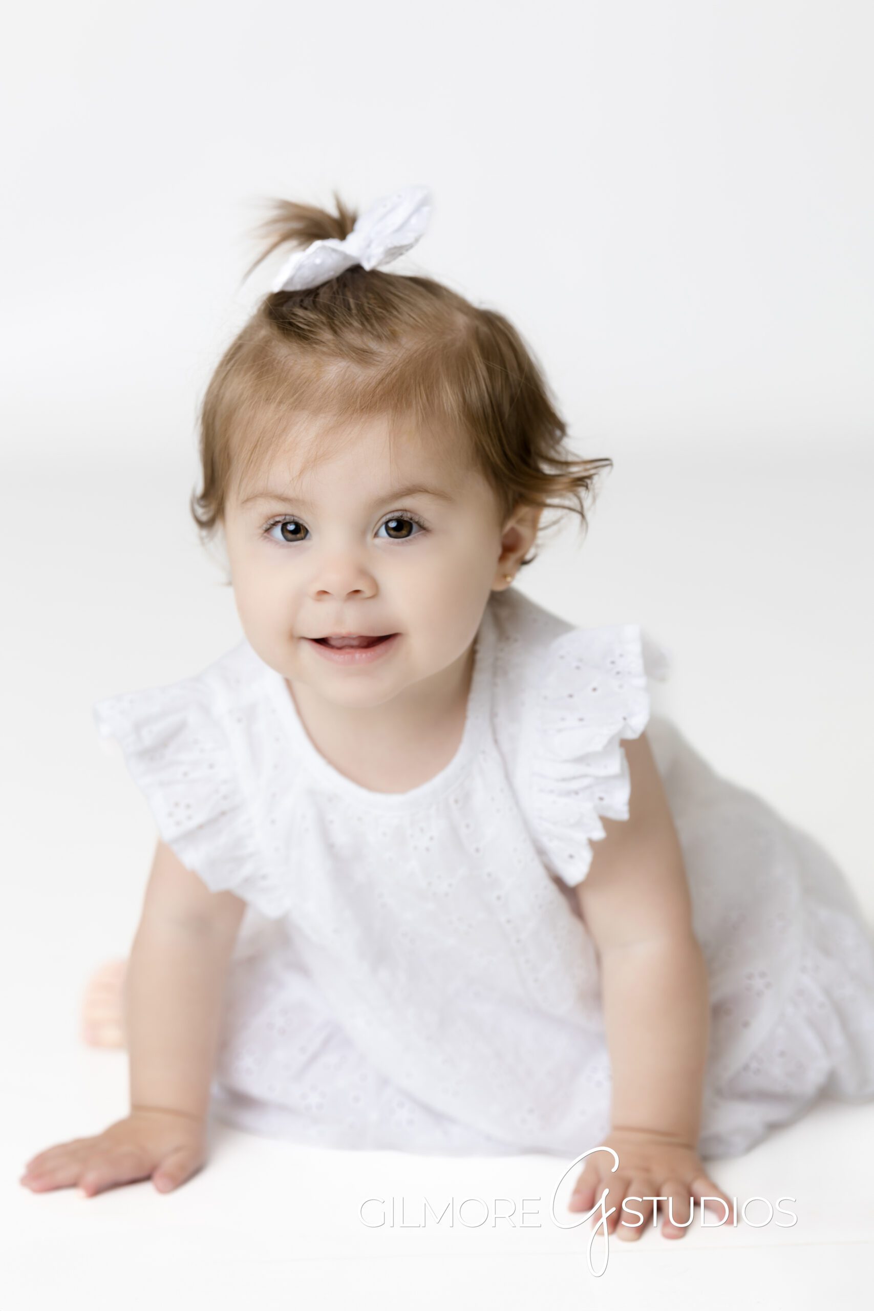 Arizona mini sessions for moms and children by Gilmore Studios
Phoenix Arizona motherhood portrait session outdoor lighting