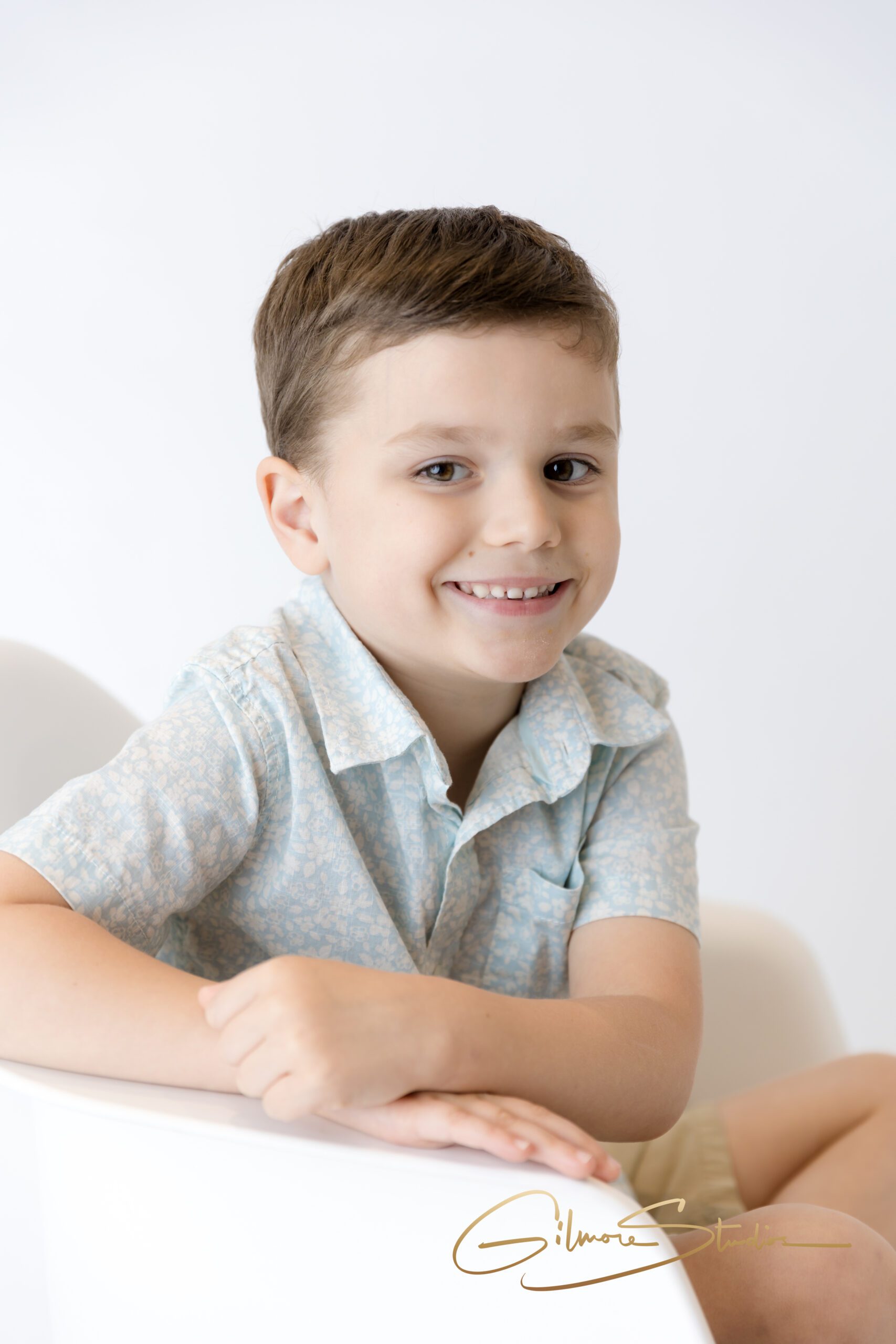 Children’s personality portraits by Gilmore Studios Arizona

Arizona heirloom portrait studio session Queen Creek photographer