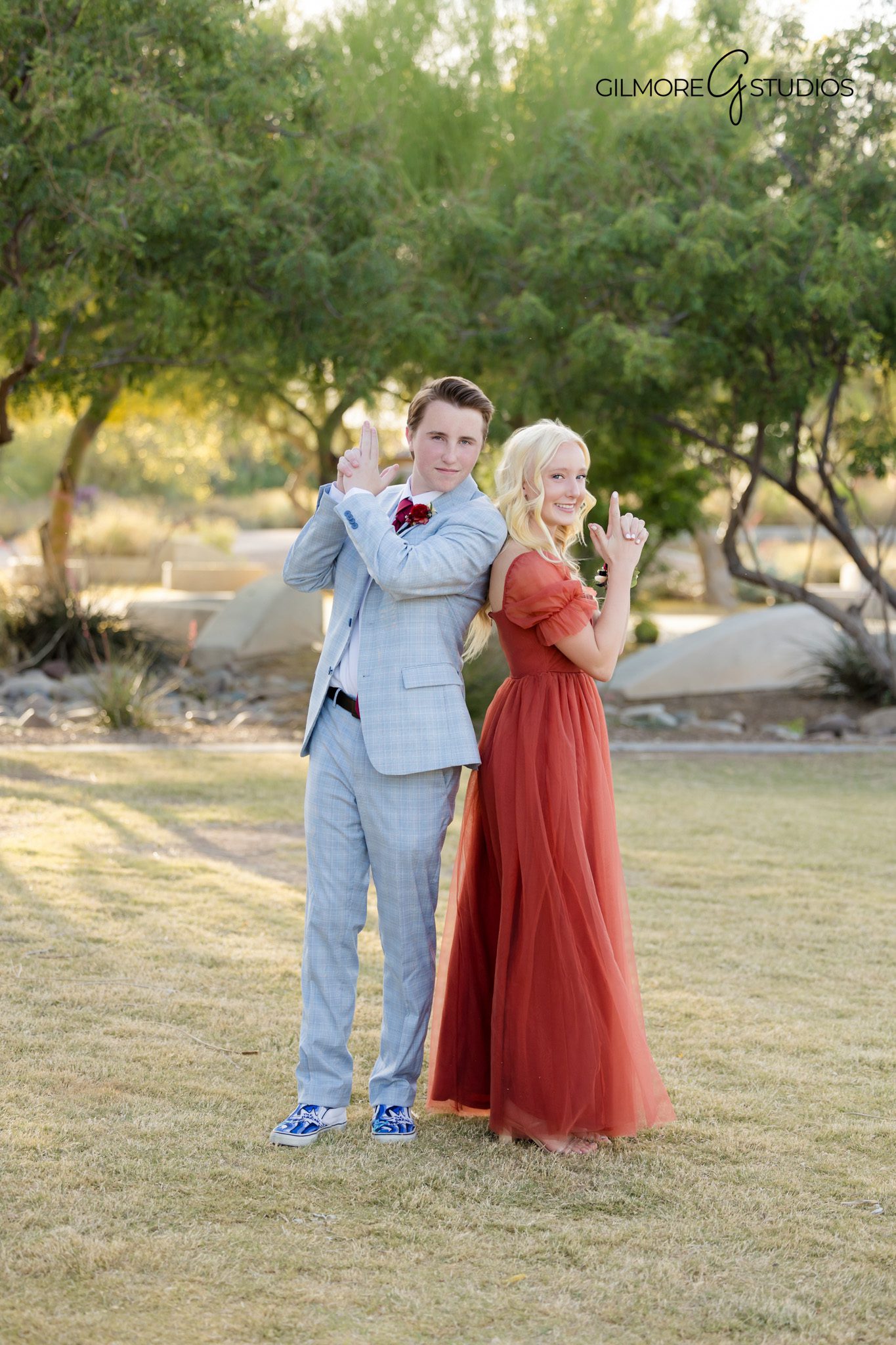 Arizona senior portrait photographer Gilbert prom photos

Senior prom portraits Arizona outdoor session Gilmore Studios