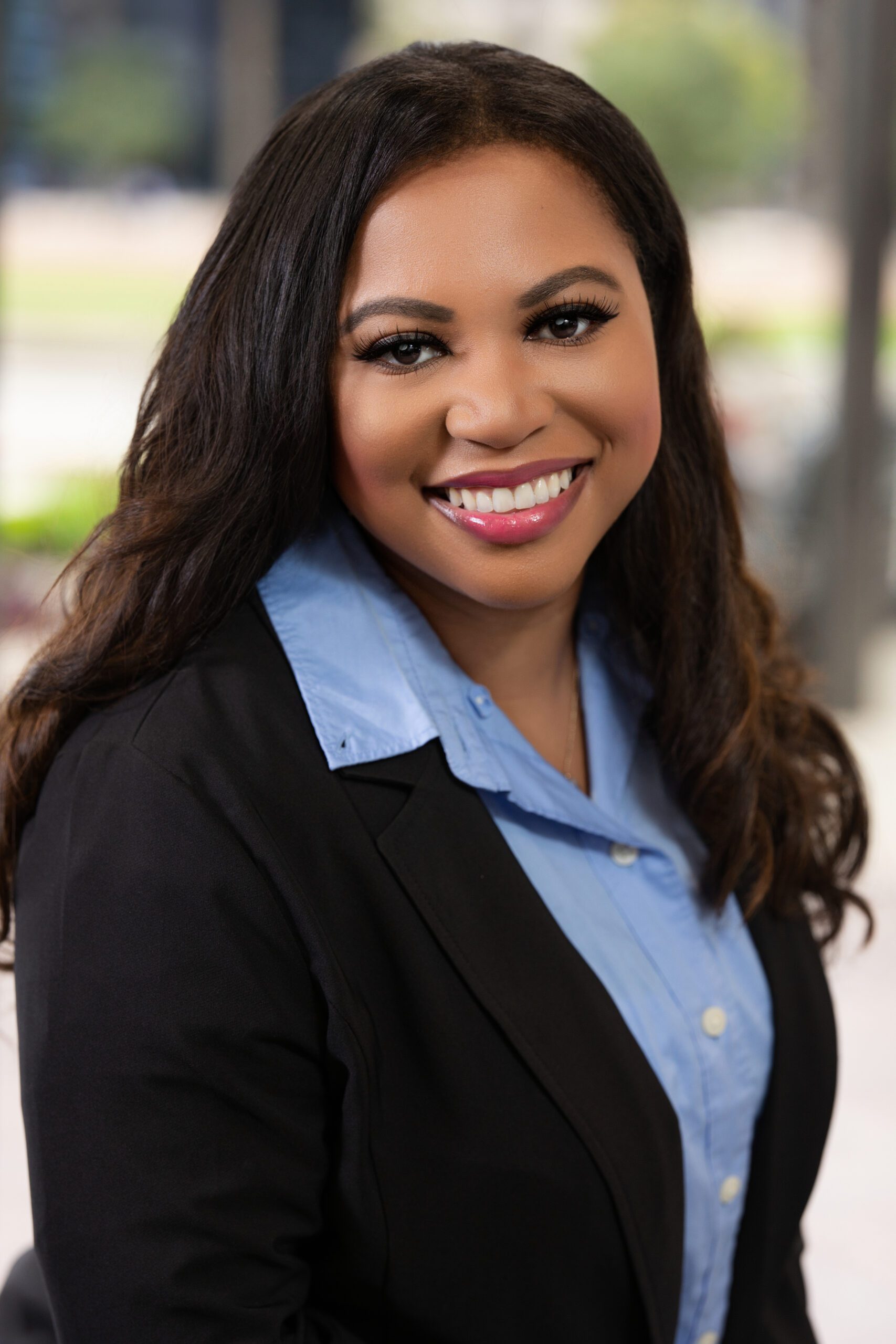 Professional headshot Gilbert Arizona corporate business session

Gilmore Studios headshots for business professionals Arizona