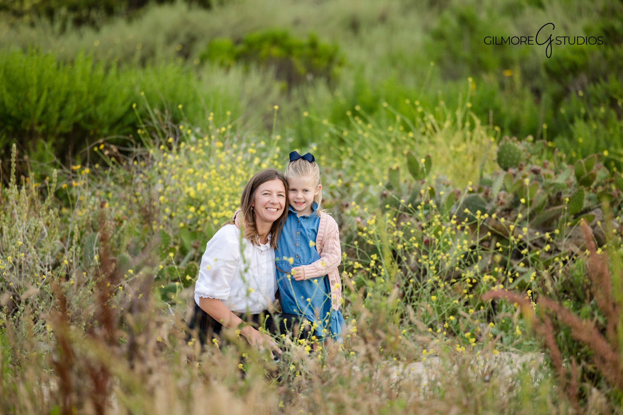 Arizona family portraits photographed by Gilmore Studios Gilbert

Outdoor family photos Gilbert AZ during golden fall sunset