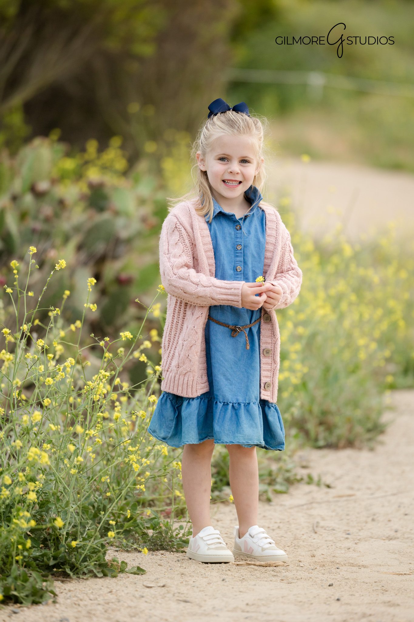 Family photographer Arizona Gilbert outdoor fall portraits

Gilbert AZ family photography warm fall portrait session
