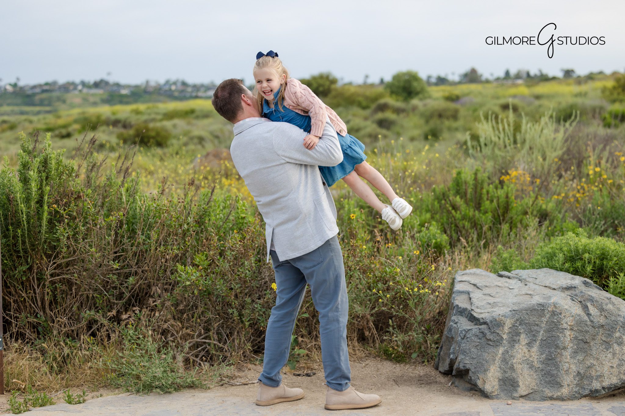 Family pictures Gilbert Arizona with desert backdrop

Arizona fall family photo session Gilmore Studios photographer