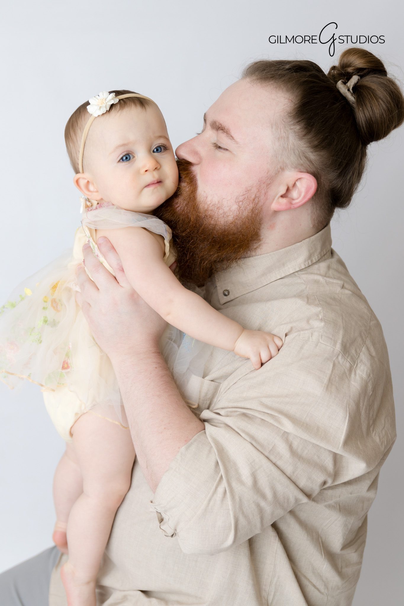 Arizona baby photographer capturing pink balloon cake smash session

One year birthday cake smash Queen Creek AZ pink pastel theme