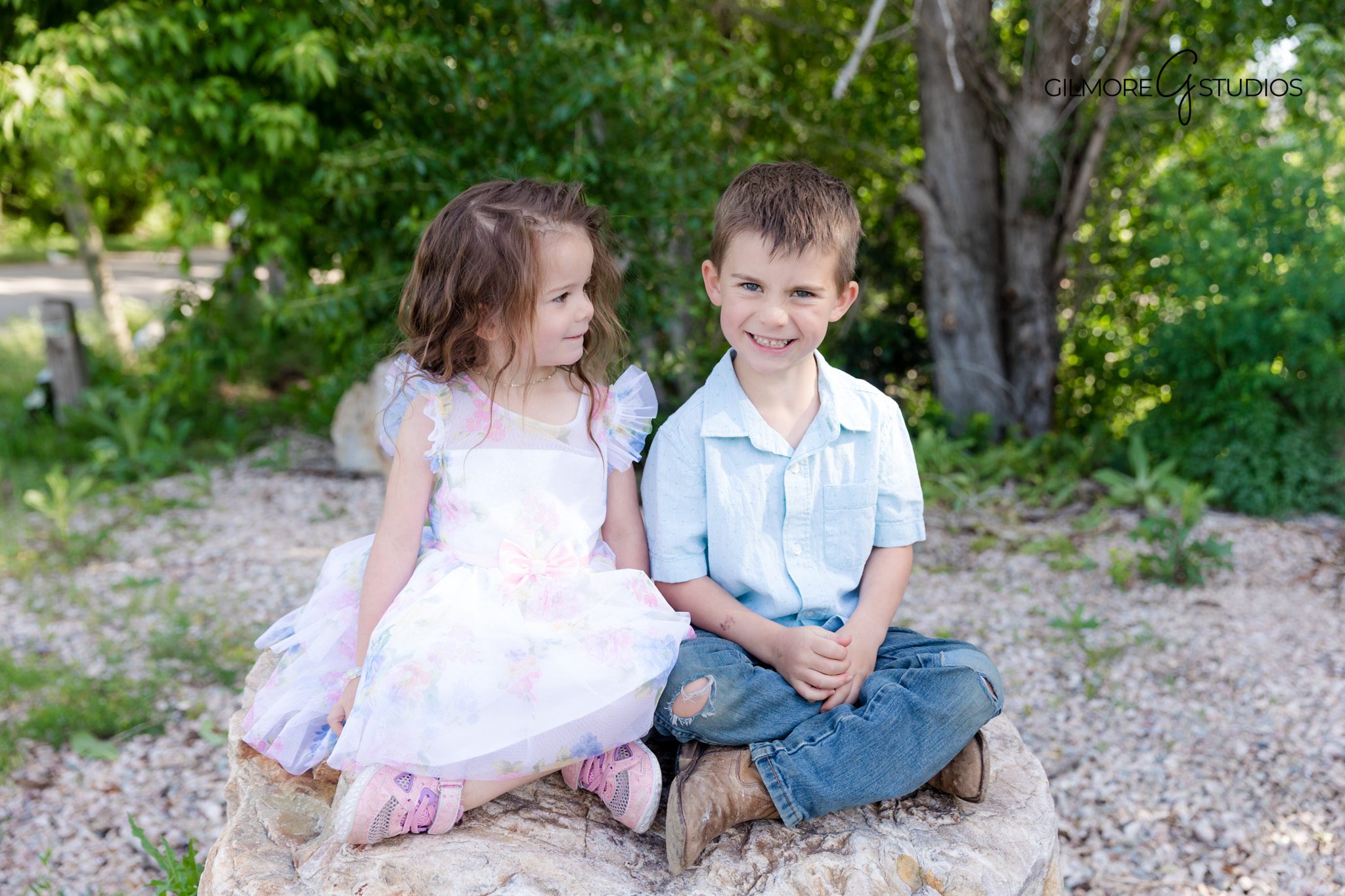 Outdoor family session Utah lifestyle portraits photographer
Utah family photography studio Gilmore Studios lifestyle portraits