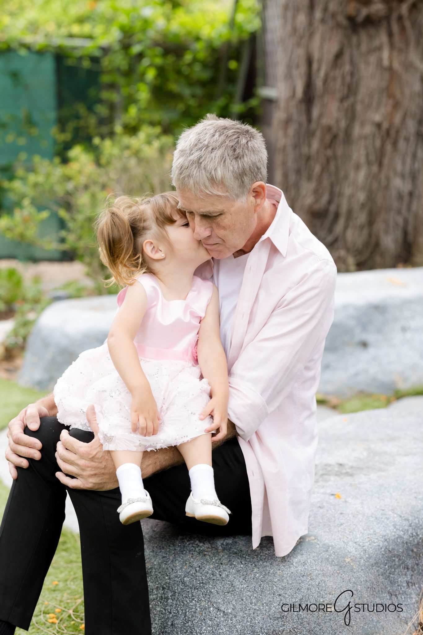 Professional 3rd birthday portraits Phoenix AZ citrus photography

Arizona milestone photographer Little Cutie birthday session