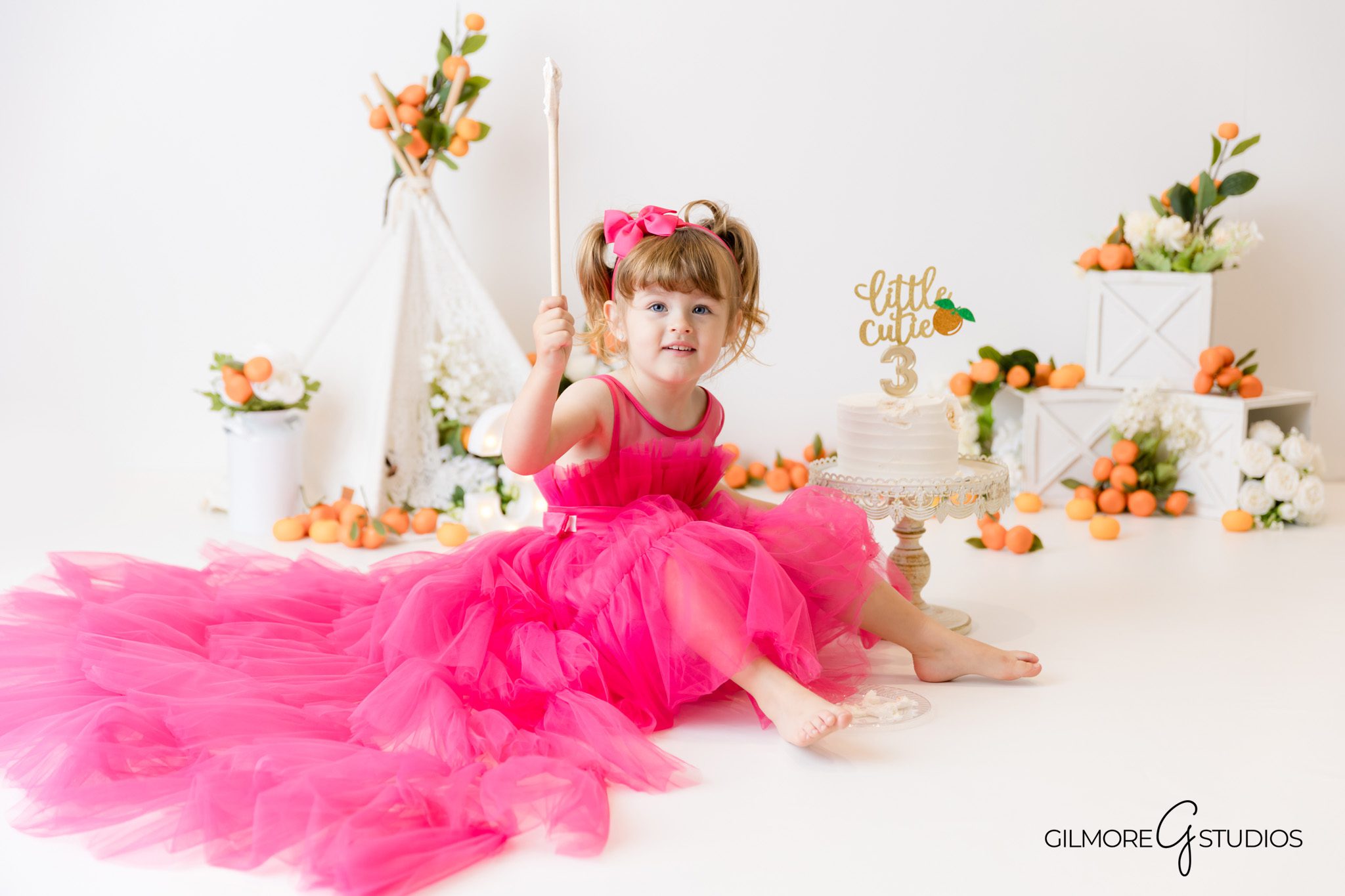 Phoenix AZ professional photographer 3rd birthday portraits

Citrus themed birthday photoshoot Gilmore Studios Arizona photographer