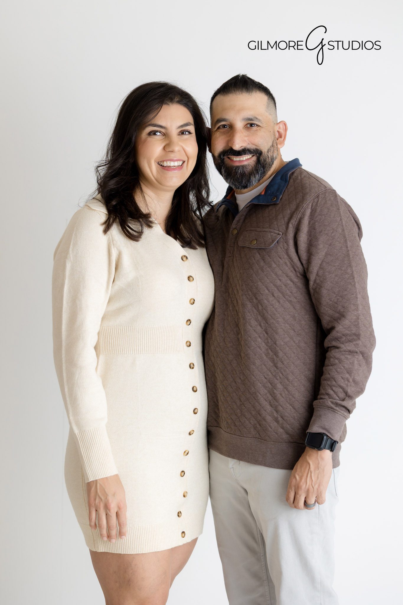 Indoor family portraits Gilbert Arizona professional photographer

Studio family photographer Gilbert AZ Gilmore Studios professional photos