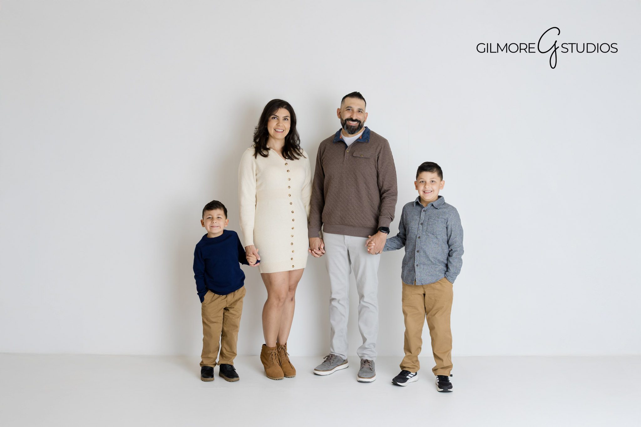 Arizona family photo studio Gilmore Studios professional portraits

Indoor family portraits Gilbert AZ Gilmore Studios photography session