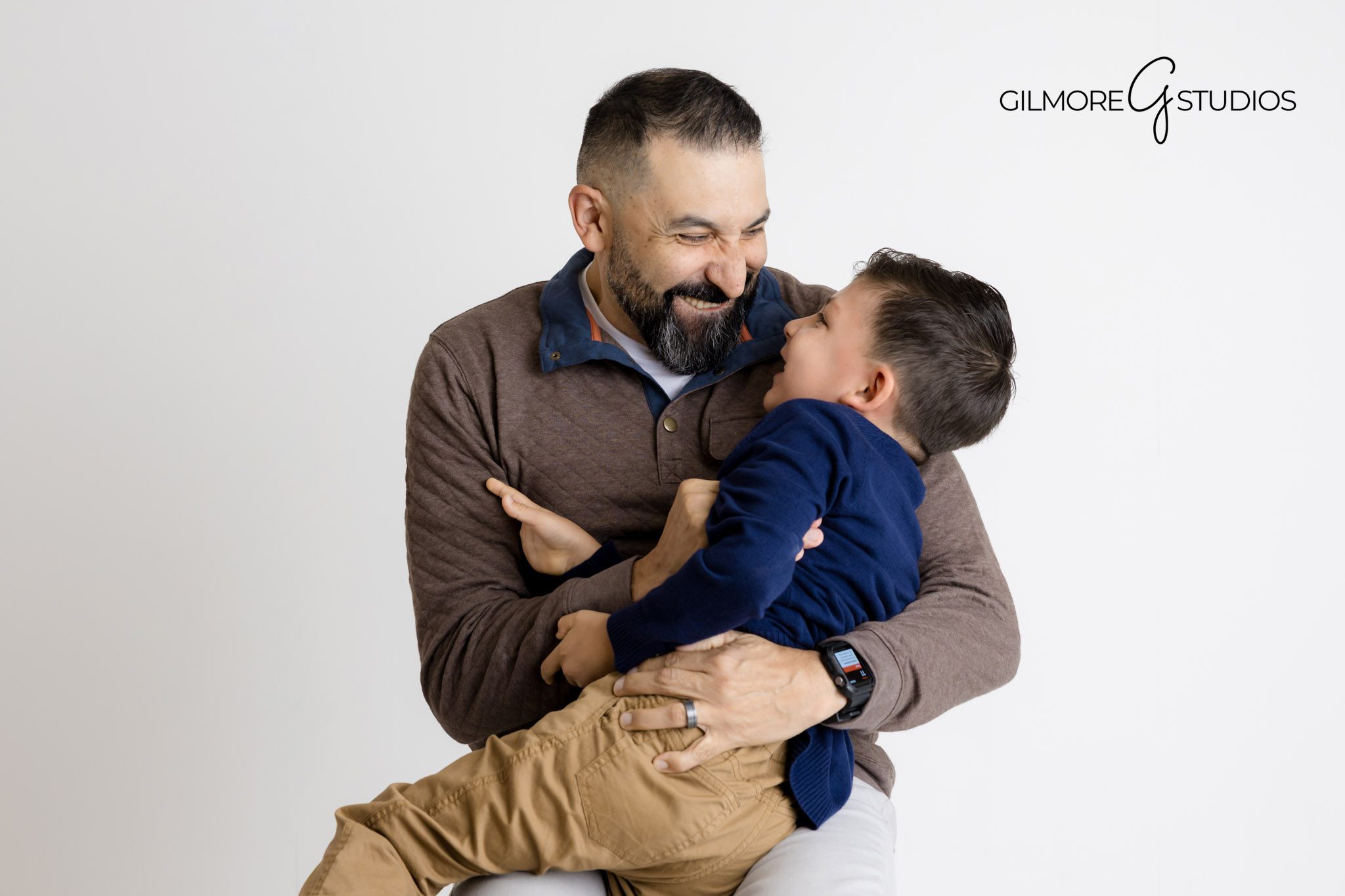 Arizona photography studio session Gilmore Studios Gilbert family portraits

Professional portraits in Gilbert AZ Gilmore Studios family session