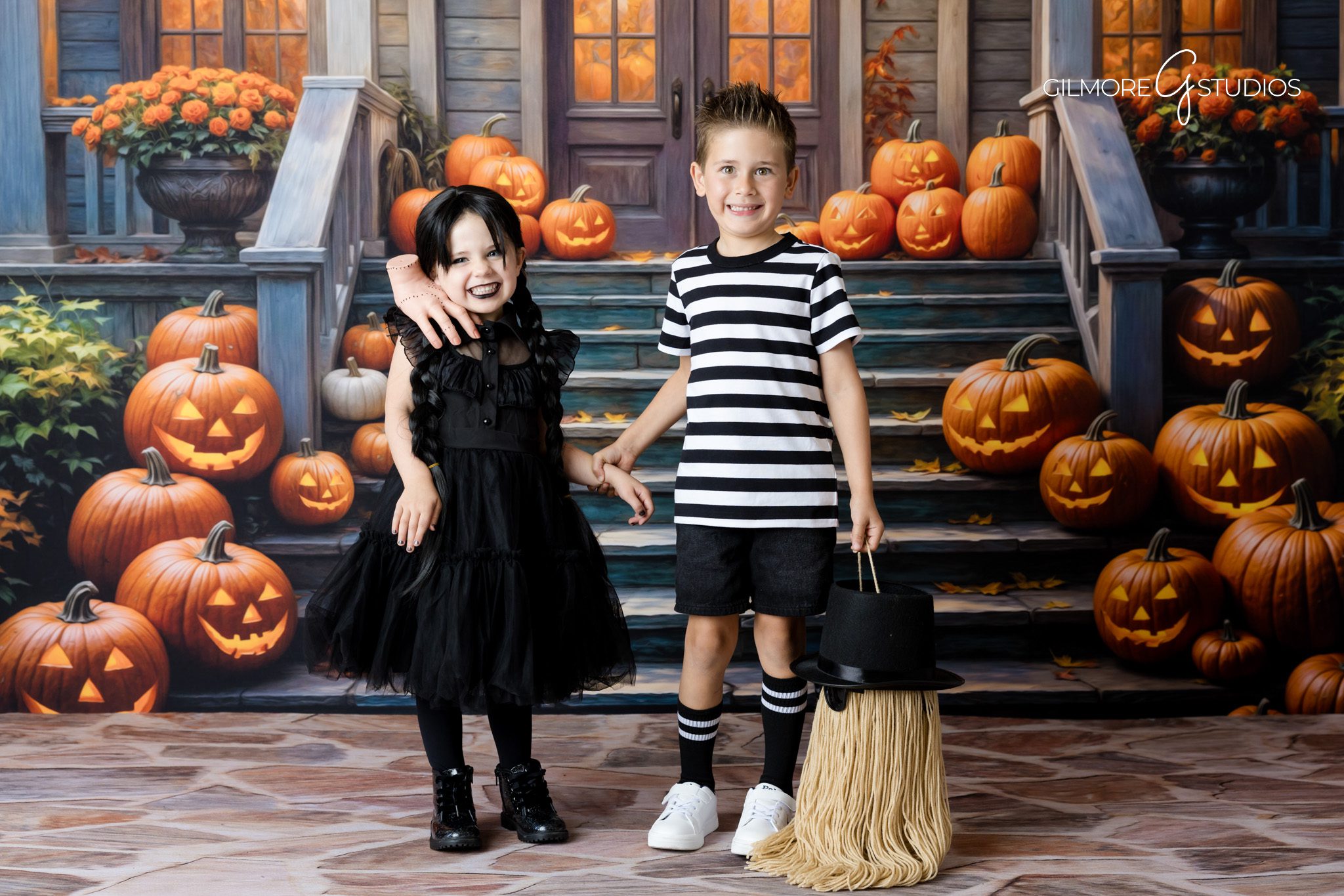 Halloween Mini Session photographer in Newport Beach California

Gilmore Studios Halloween portraits in Orange County CA