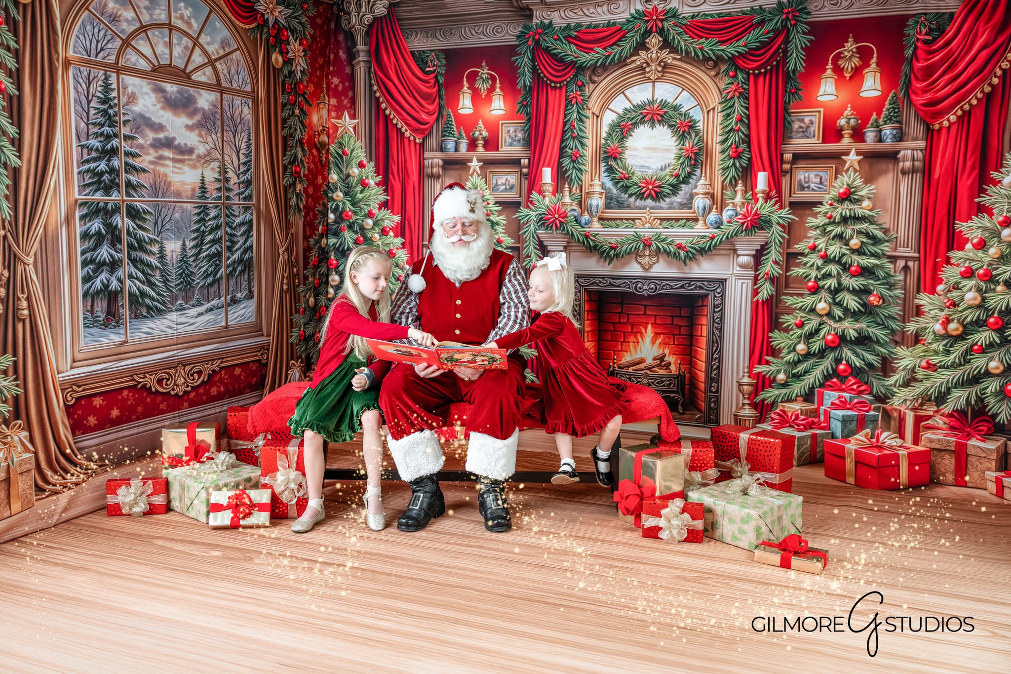Orange County Christmas mini sessions Santa family photographer Newport Beach

Gilmore Studios Santa photos Orange County California family holiday portraits
