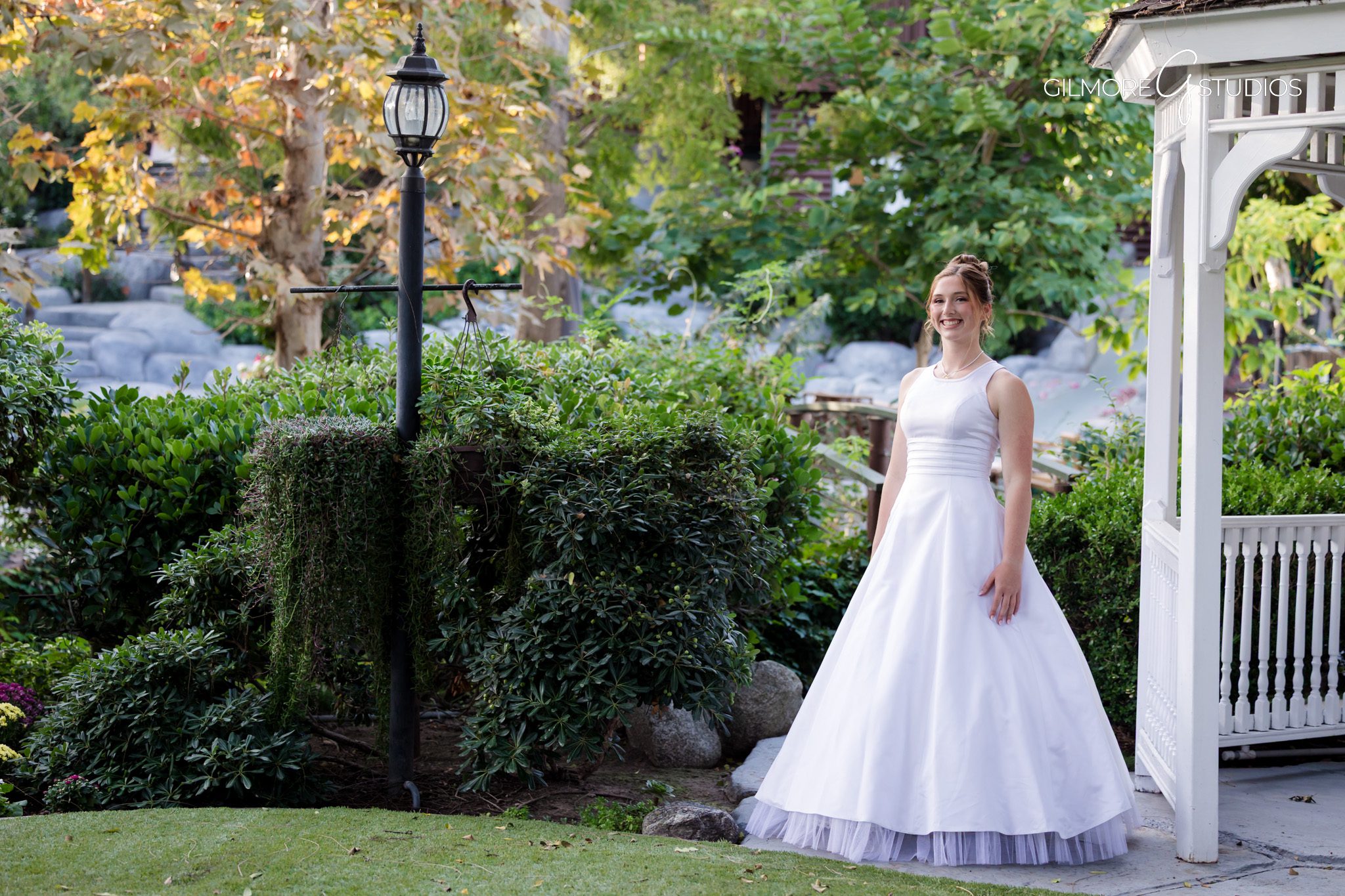 Elegant portrait photography for NCL mother daughter charity group
Gilmore Studios Scottsdale National Charity League portraits outdoors