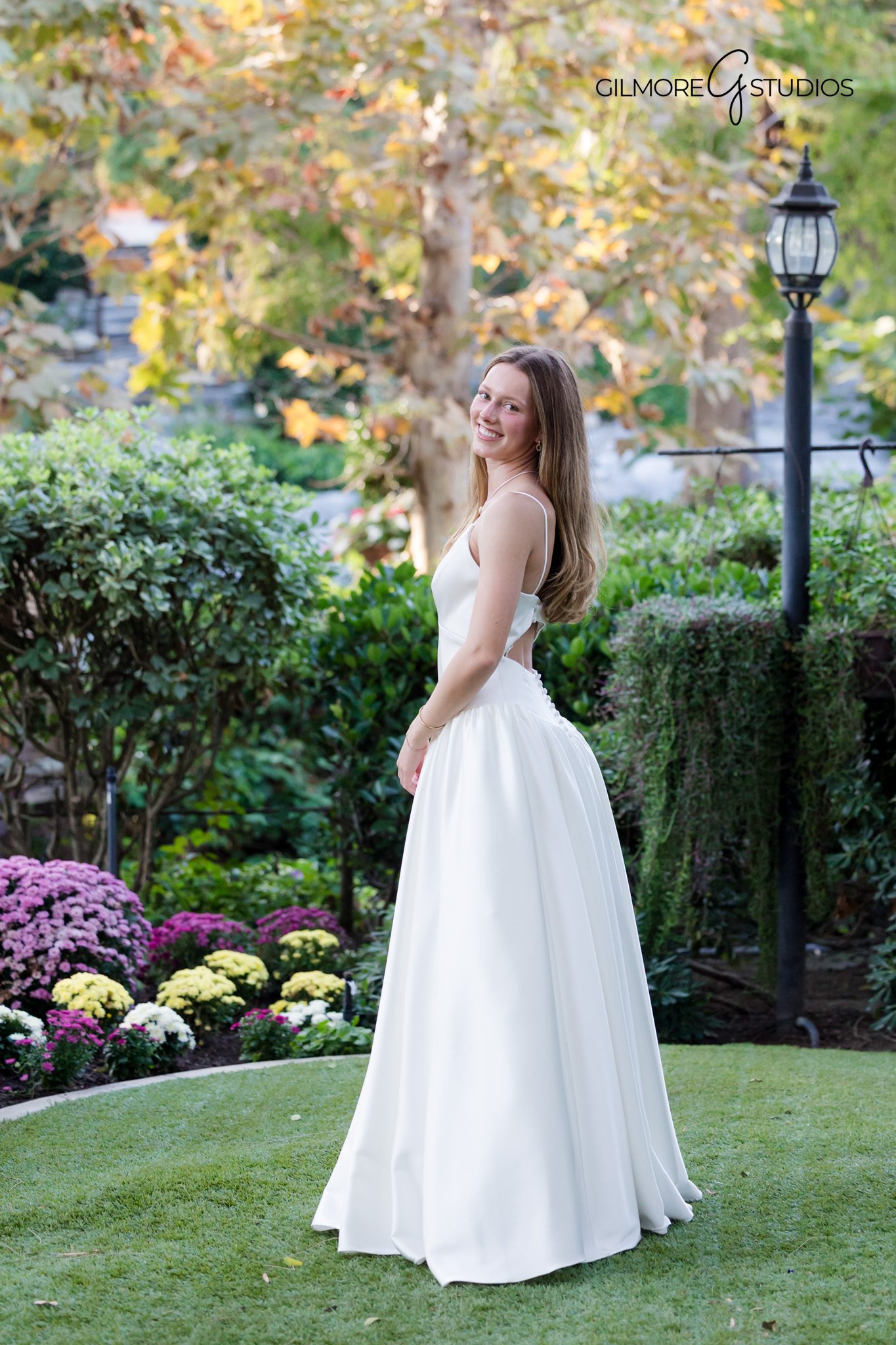 Arizona formal portrait photographer debutante Ball session
Scottsdale debutante photography in ballroom setting