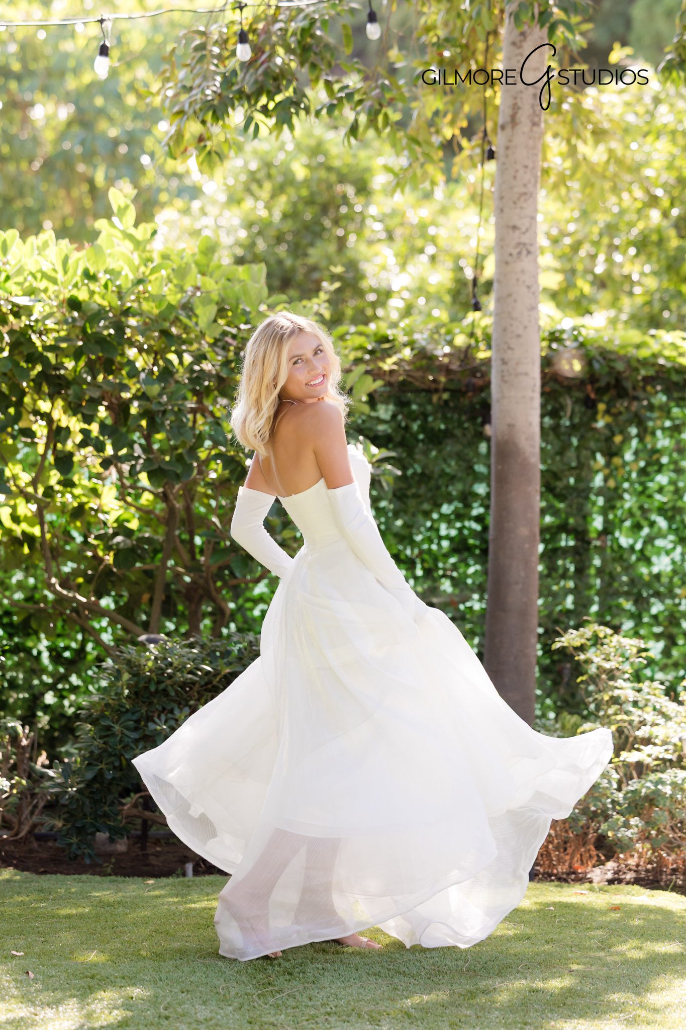 NCL debutante portraits Yorba Linda Gilmore Studios garden photography session

Elegant debutante photographer Gilmore Studios Yorba Linda outdoor portraits