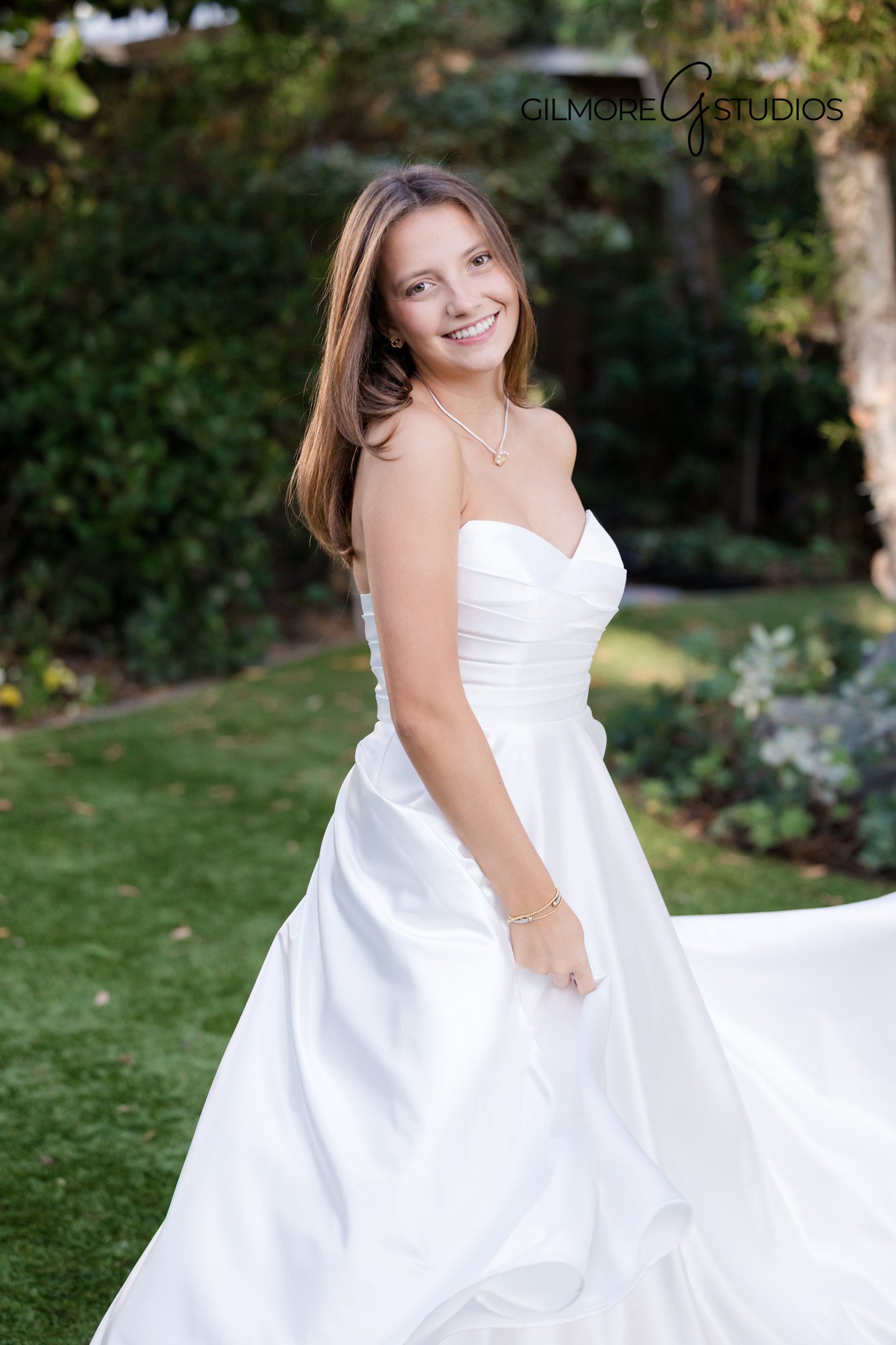 Arizona NCL Ball photographer specializing in formal family portraits

Gilmore Studios NCL debutante ball photography Scottsdale AZ