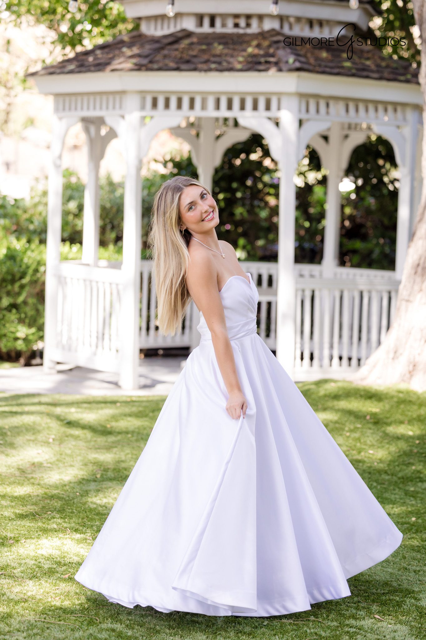 Mother daughter charity group portrait photographer in Scottsdale Arizona

Gilmore Studios mother daughter photography Scottsdale AZ