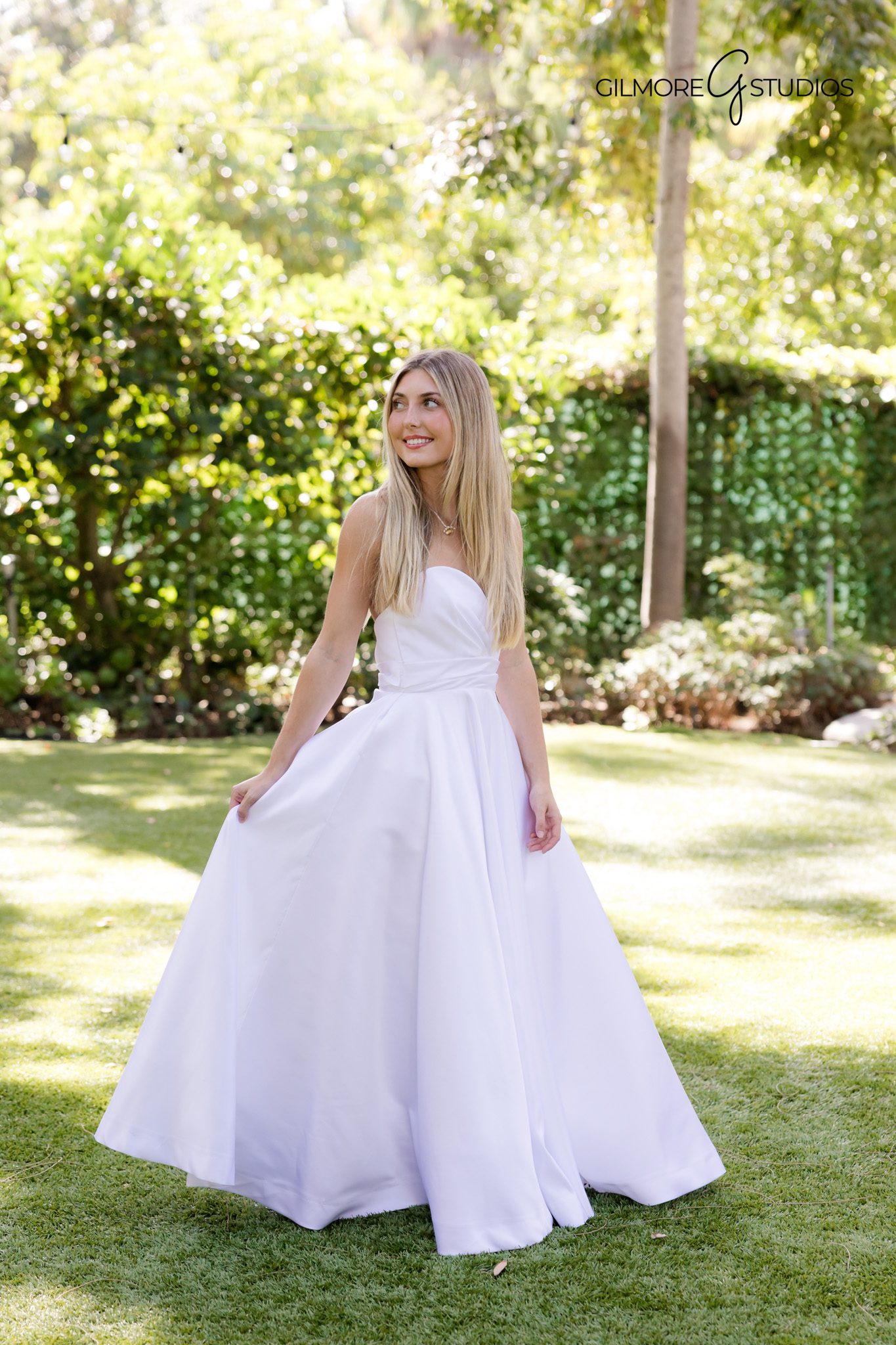 Arizona family photographer specializing in mother daughter portraits

Gilmore Studios photographing National Charity League Scottsdale members