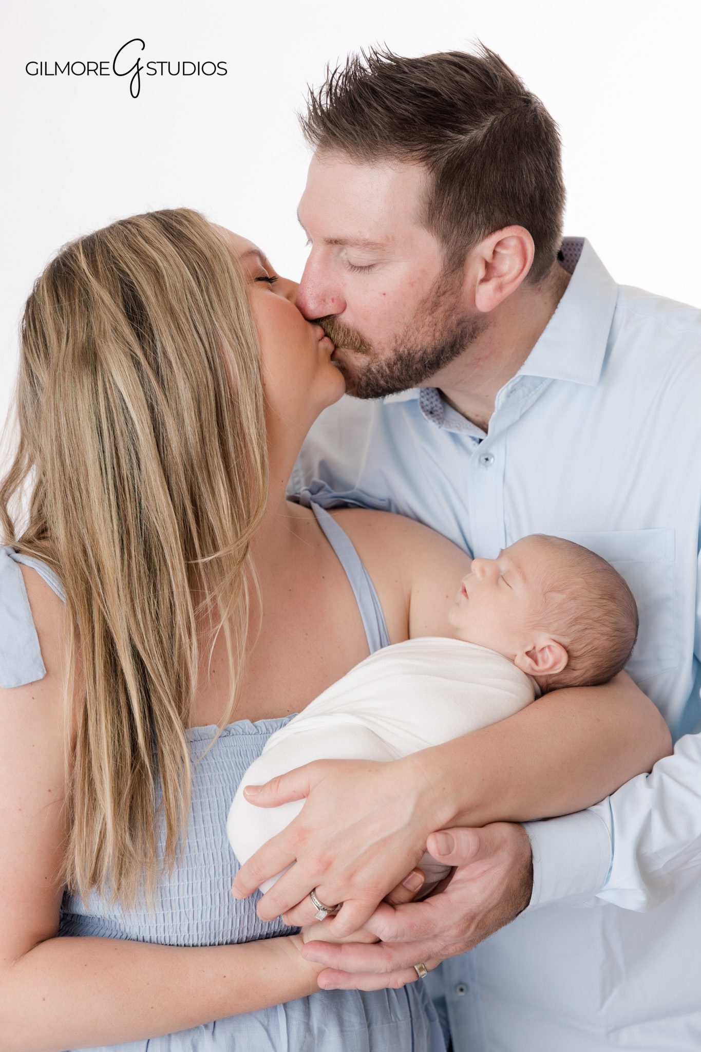 Gilmore Studios baby photographer Mesa AZ professional photography

Newborn photo session in Mesa AZ Gilmore Studios photography studio