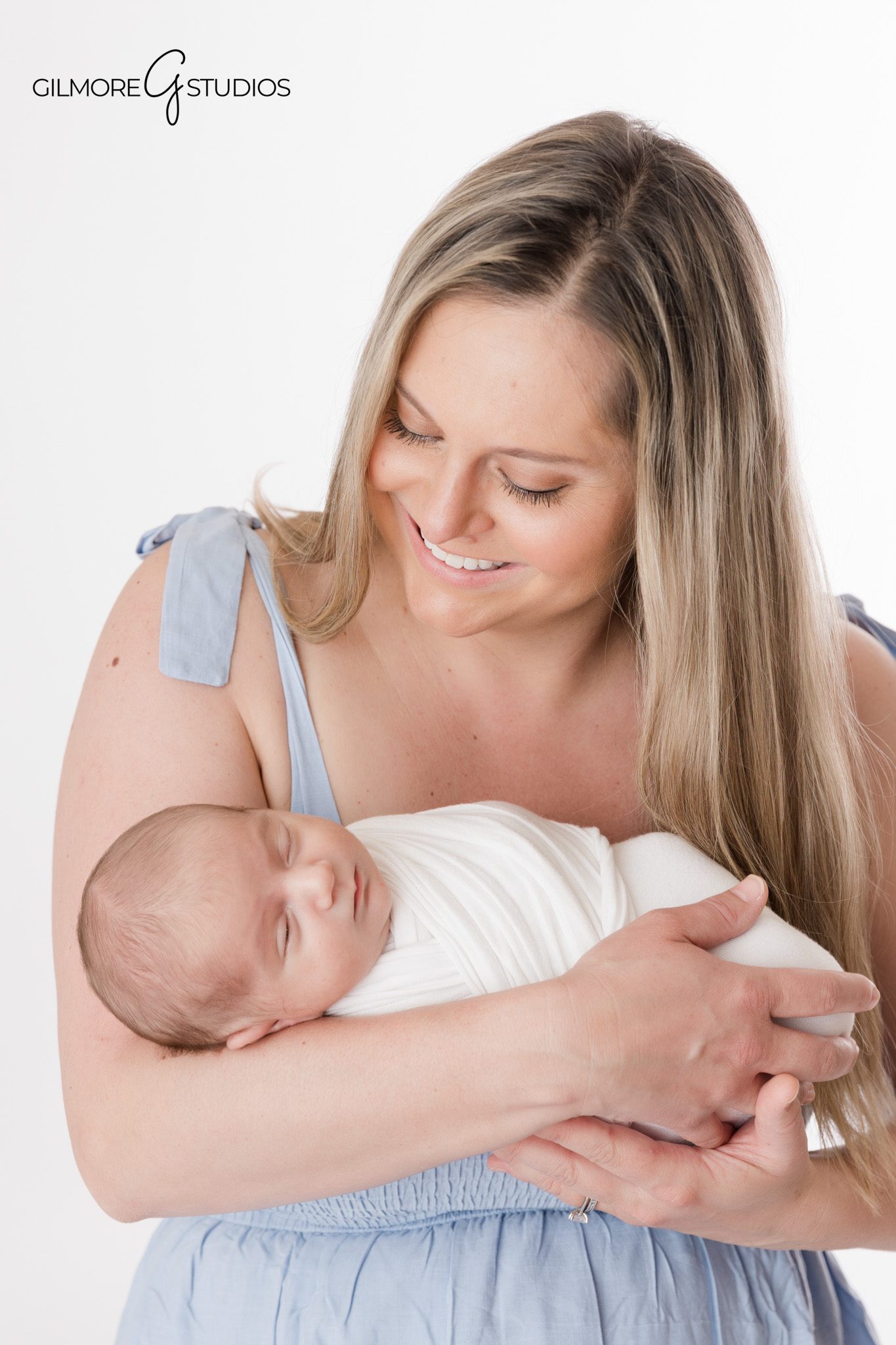 Mesa AZ professional baby photography Gilmore Studios studio portraits

Arizona newborn photo session Gilmore Studios Mesa professional photographer