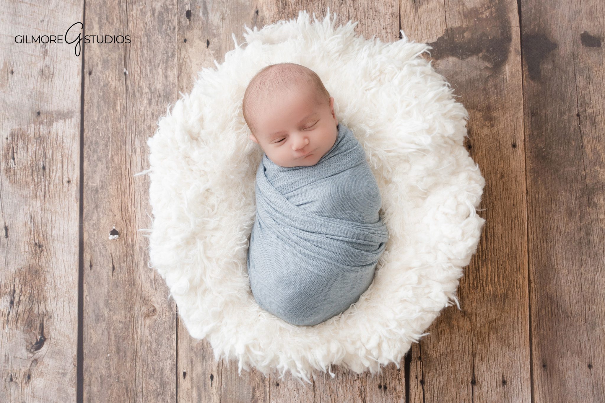 Professional baby photographer Mesa AZ Gilmore Studios newborn studio

Gilmore Studios Mesa Arizona baby portraits newborn photography session