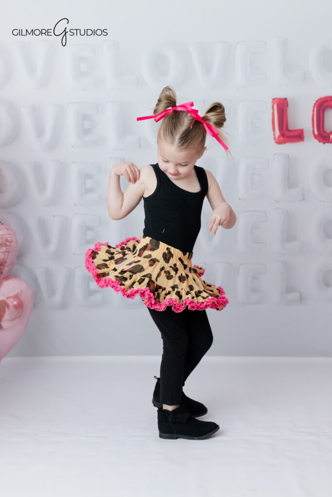 Gilmore Studios Queen Creek AZ festive family photo shoot

Holiday photographer Queen Creek Arizona Gilmore Studios portraits