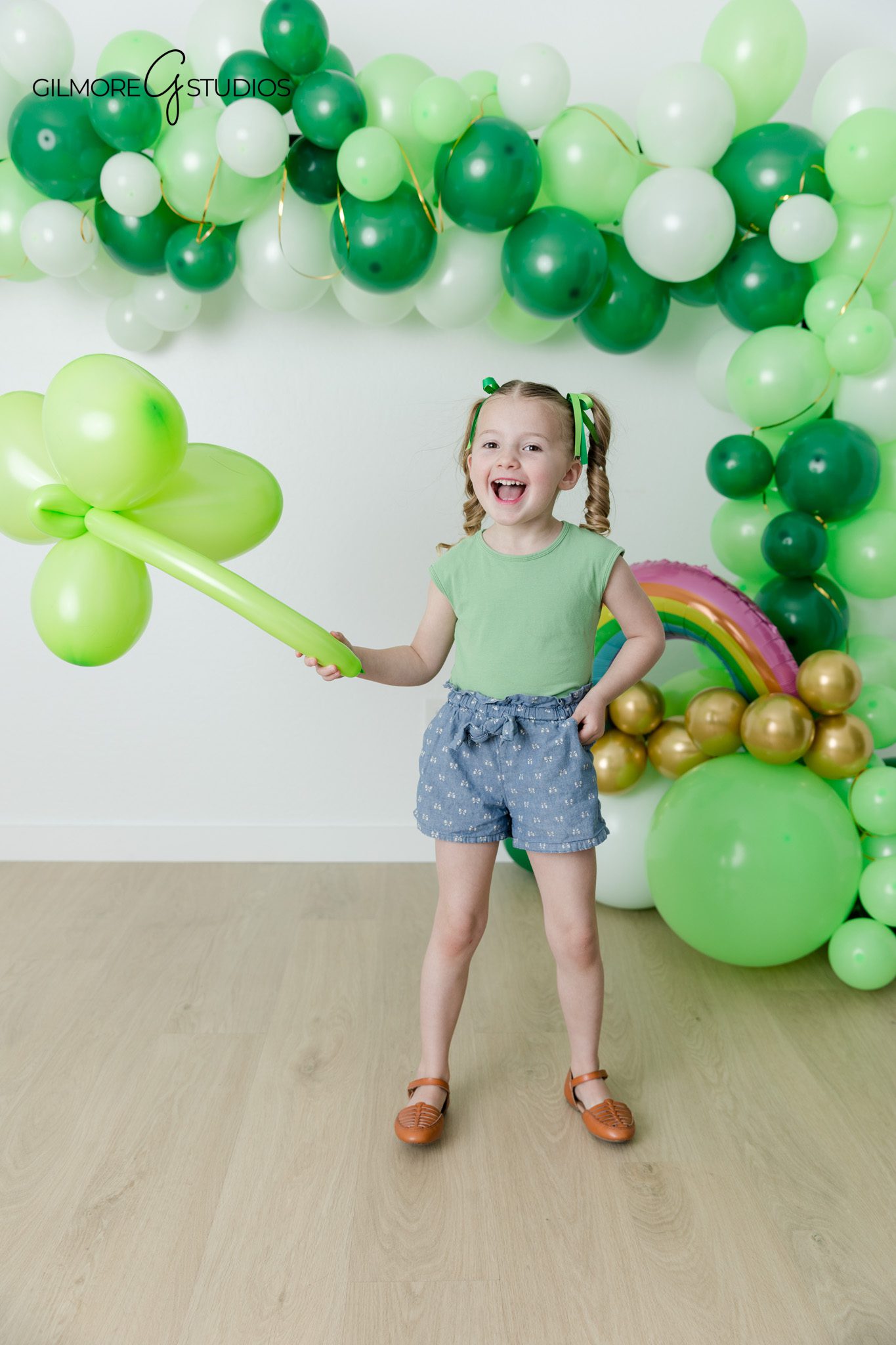 Family holiday portraits by Gilmore Studios Queen Creek AZ photographer

Holiday photo session in Queen Creek AZ Gilmore Studios photography