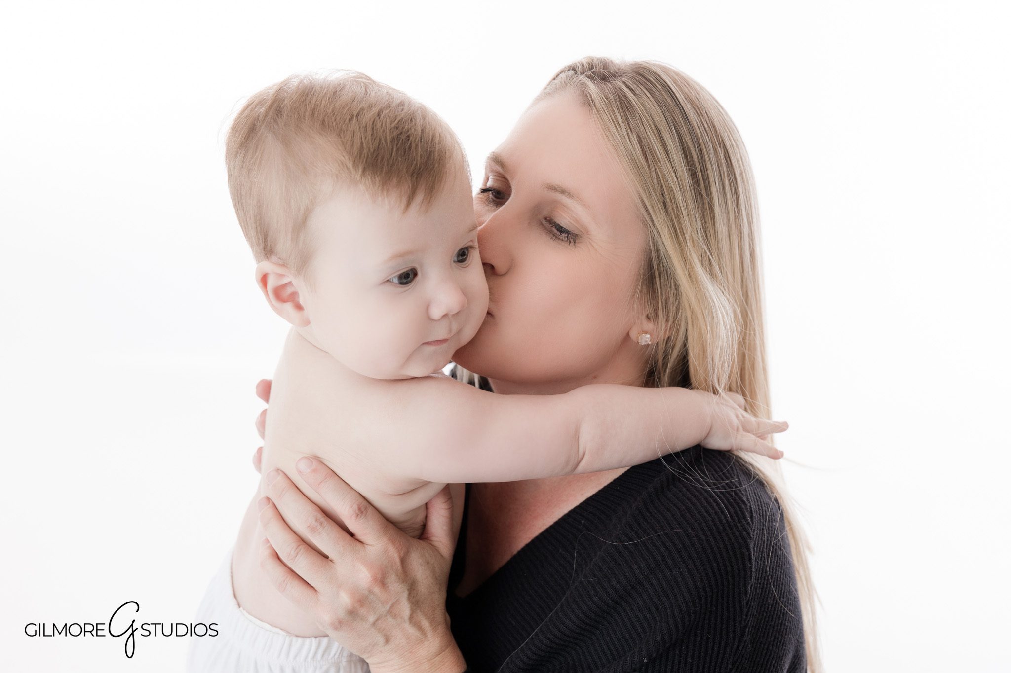 Professional baby milestone photo ideas Gilbert AZ Gilmore Studios
Arizona milestone baby session in Gilbert studio with soft lighting