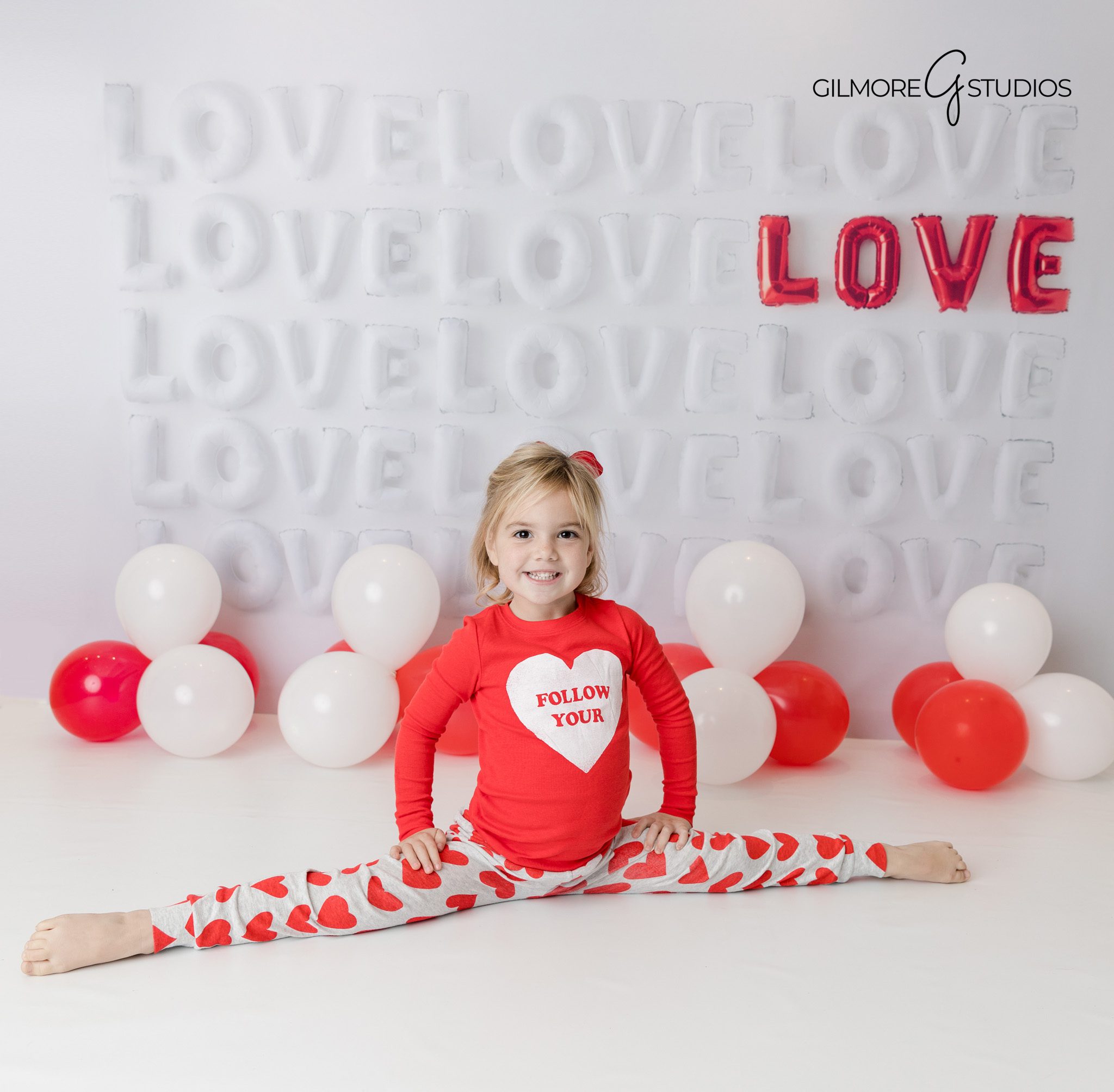 Scottsdale AZ professional family photographer holiday mini session
Gilmore Studios festive holiday photos Scottsdale Arizona family portraits