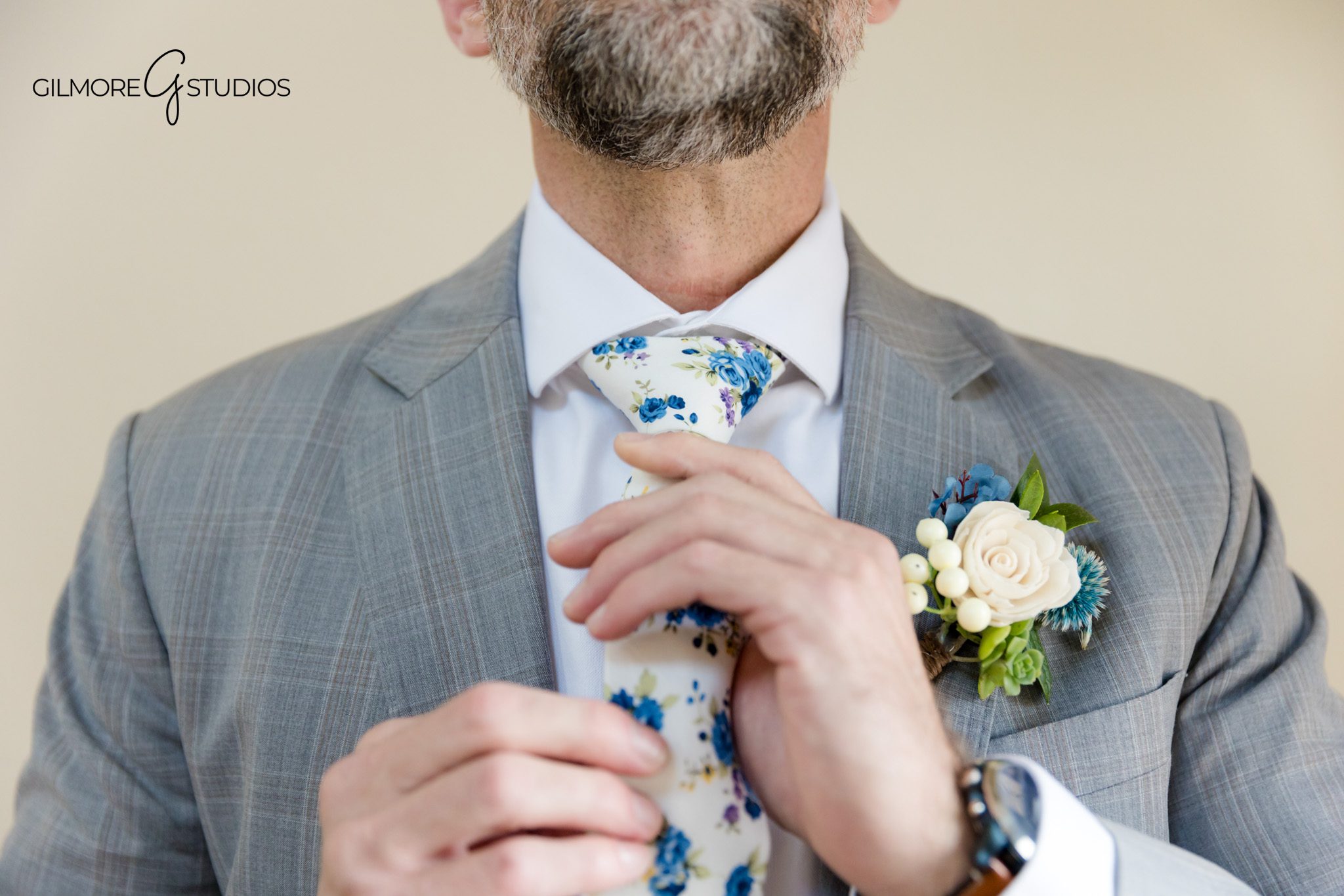 Remarriage photographer capturing blended family unity during ceremony.

Arizona desert wedding photography highlighting couple’s connection.