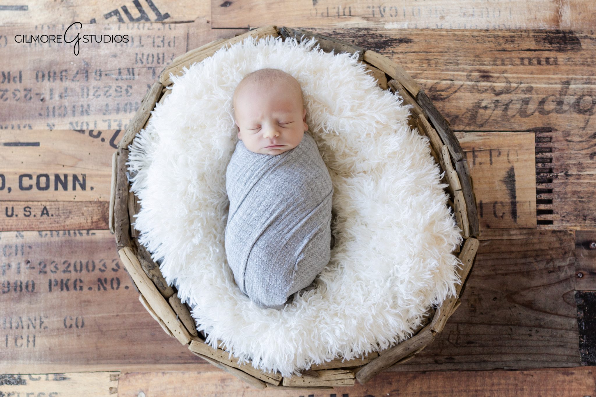 san diego baby photographer capturing lifestyle newborn session in natural light,

lifestyle newborn photography in san diego home with soft airy tones,