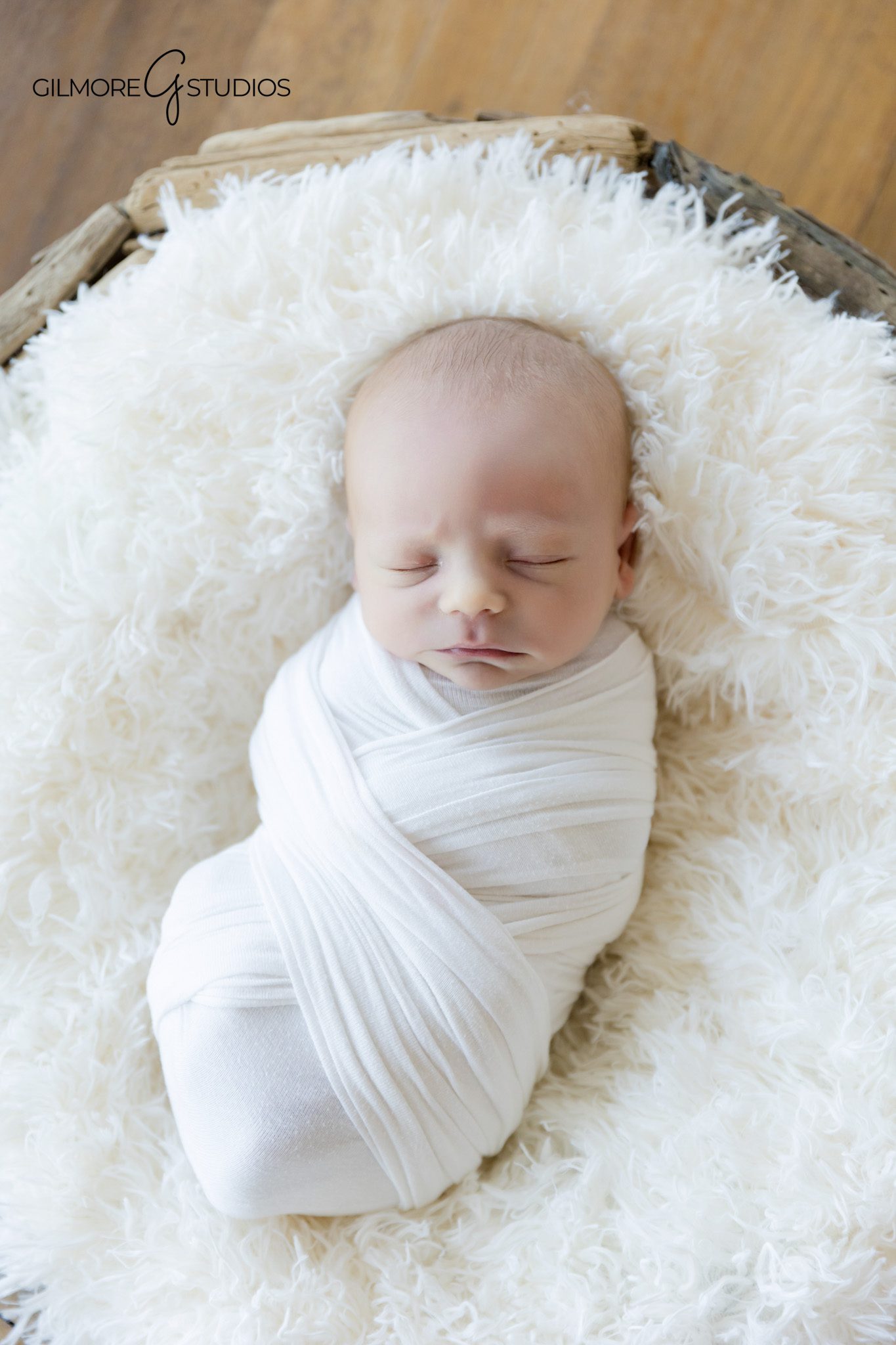 newborn portrait photographer documenting candid family moments in san diego,

san diego newborn photographer capturing baby sleeping in cozy setting,