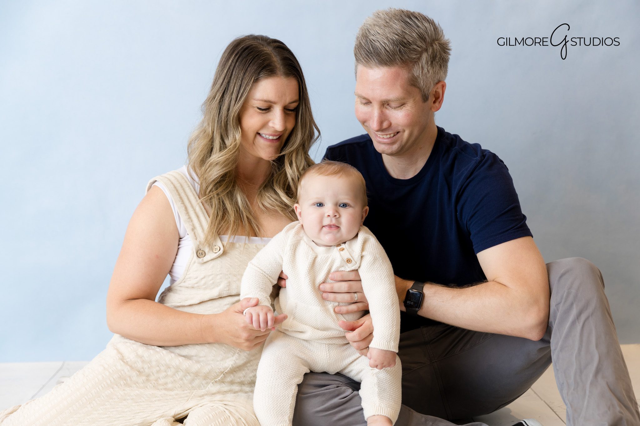 Baby milestone portrait with white studio florals

Soft studio lighting used in sitter session photography