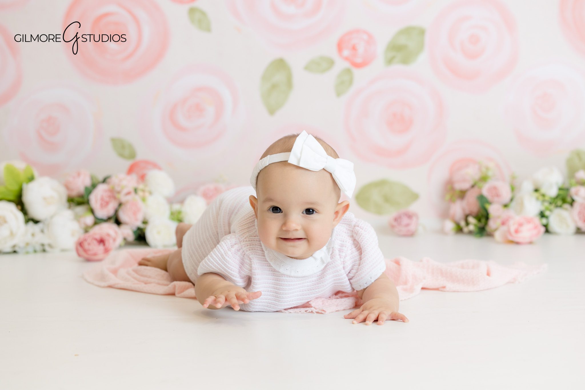 Gilbert Arizona newborn and baby studio portraits by Gilmore Studios

Family photographer Phoenix AZ Gilmore Studios newborn baby portraits