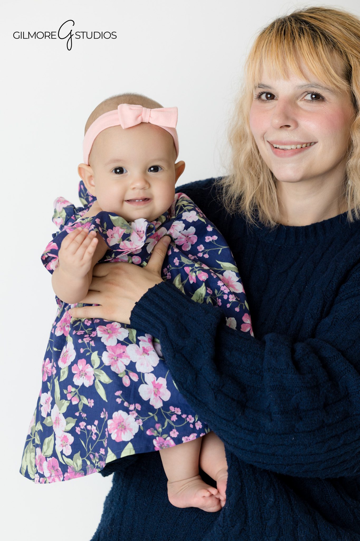 Gilbert AZ baby and family photography by Gilmore Studios photographer

Newborn wrapped in neutral blanket Phoenix studio photo by Gilmore Studios