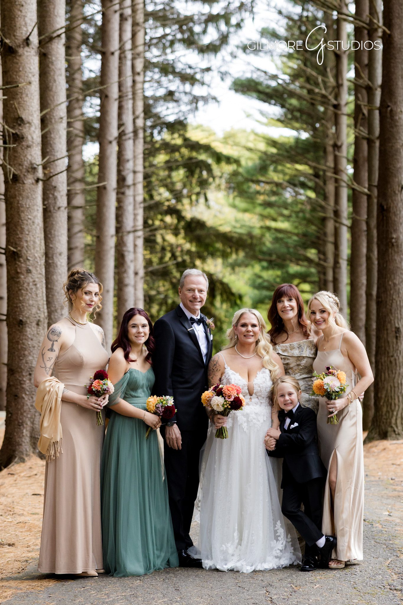 Gilmore Studios Michigan wedding photographer outdoor portraits at Shepherd’s Hollow
Wedding photography at Shepherd’s Hollow Golf Club Michigan sunset portraits