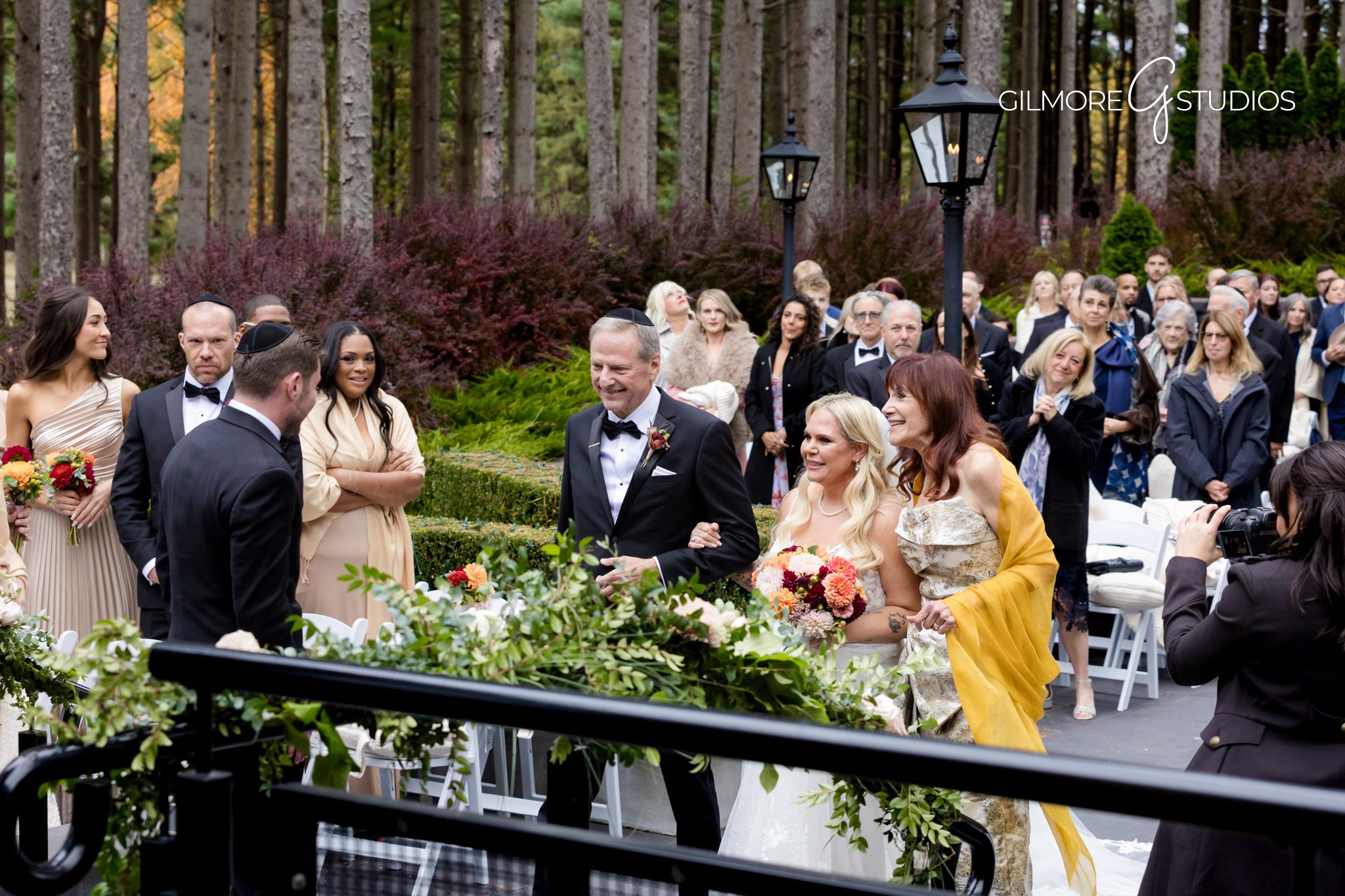 Groom portraits at Shepherd’s Hollow Golf Club Michigan wedding venue
Bride and bridesmaids photographed by Gilmore Studios at Shepherd’s Hollow Golf Club