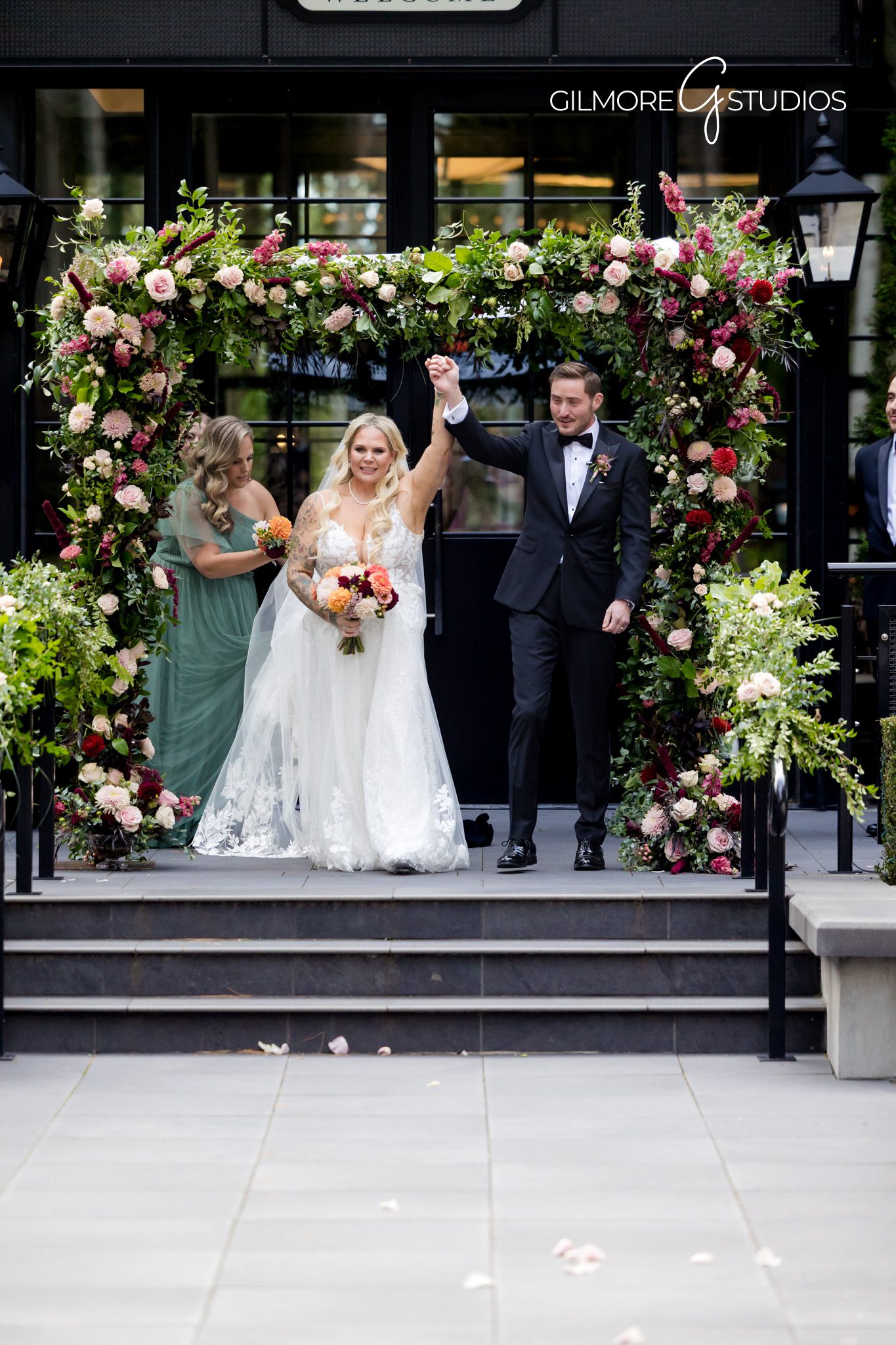 Gilmore Studios elegant wedding photography Michigan Shepherd’s Hollow Golf Club
Michigan golf club wedding photographer Shepherd’s Hollow Gilmore Studios portraits