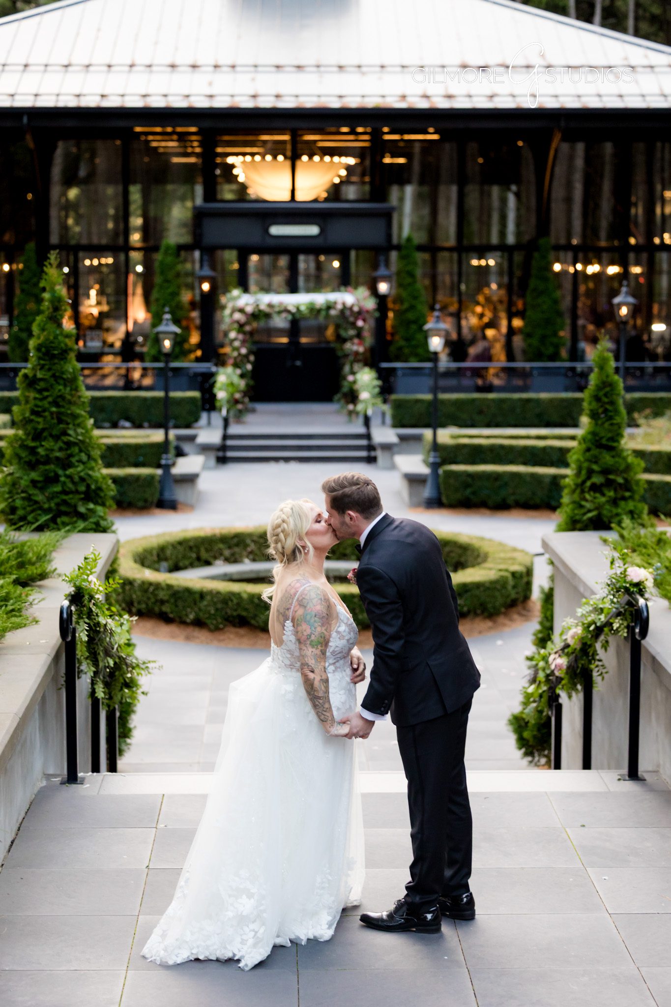 Elegant wedding reception at Shepherd’s Hollow Golf Club captured with off camera flash

Gilmore Studios wedding photography highlighting golden hour portraits Michigan wedding