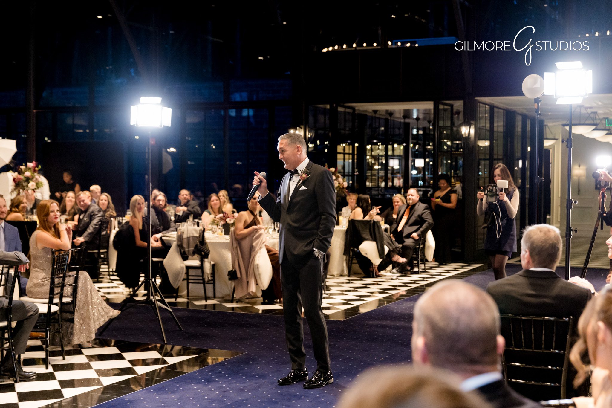 Michigan wedding reception photographer Gilmore Studios off camera flash portraits

Gilmore Studios elegant Michigan wedding photography at Shepherd’s Hollow Golf Club