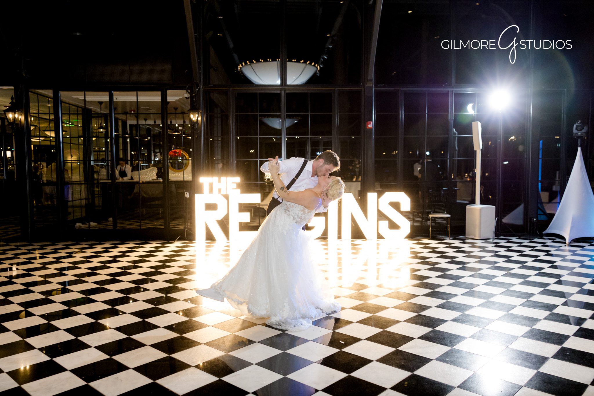 Michigan wedding photographer capturing elegant portraits at Shepherd’s Hollow Golf Club

Bride and groom photographed by Gilmore Studios at Shepherd’s Hollow Golf Club Michigan