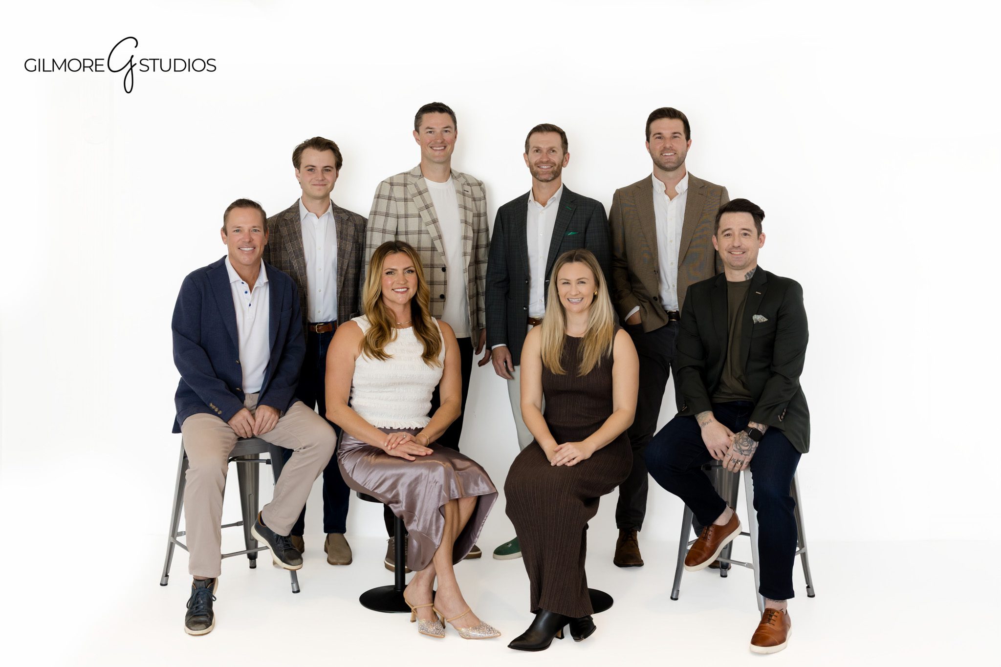 Newport Beach branding photographer capturing professional headshot for Compass realtor.

Compass real estate agent headshot photography with coastal Newport Beach backdrop