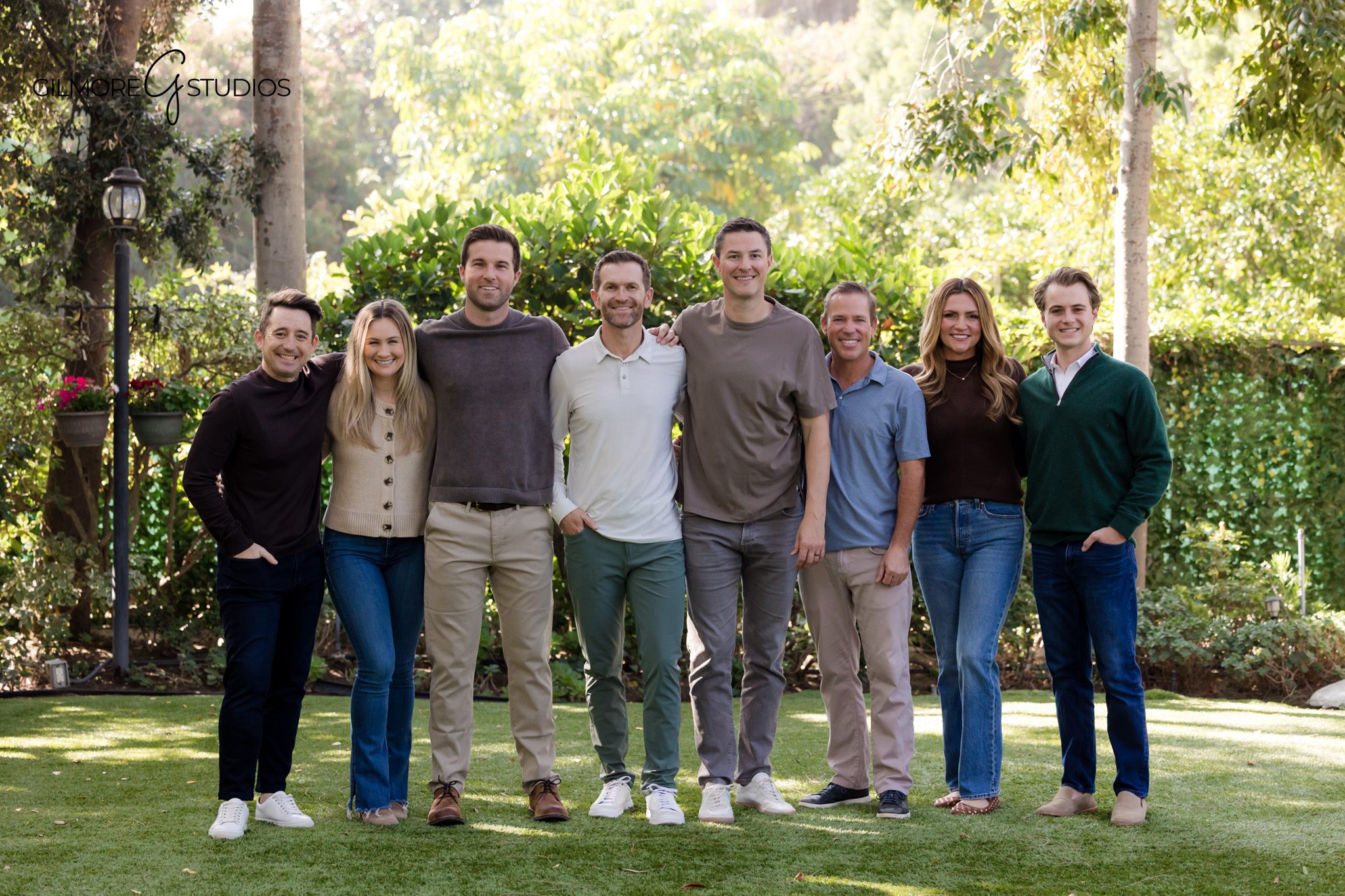 Real estate headshot photography showing confident Compass realtor outdoors.

Business portrait photographer creating polished images for Southern California realtor.