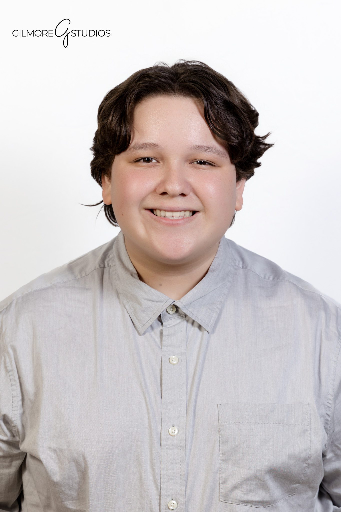 Clean and modern actor portrait photography for casting directors.

Editorial acting headshot photographed near Segerstrom plaza area.
