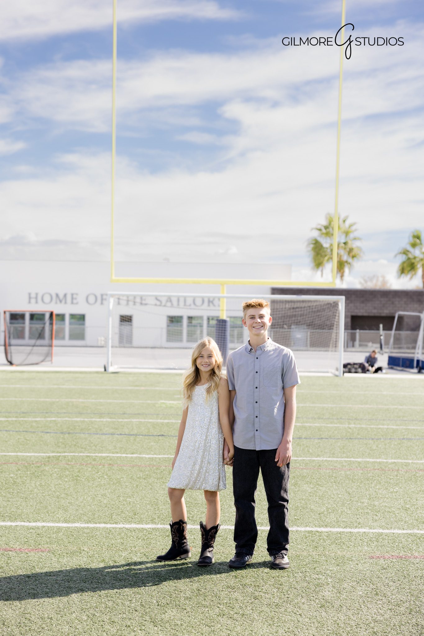 OC family photography showing relaxed natural family connection.

Orange County portrait photographer capturing warm coastal tones.