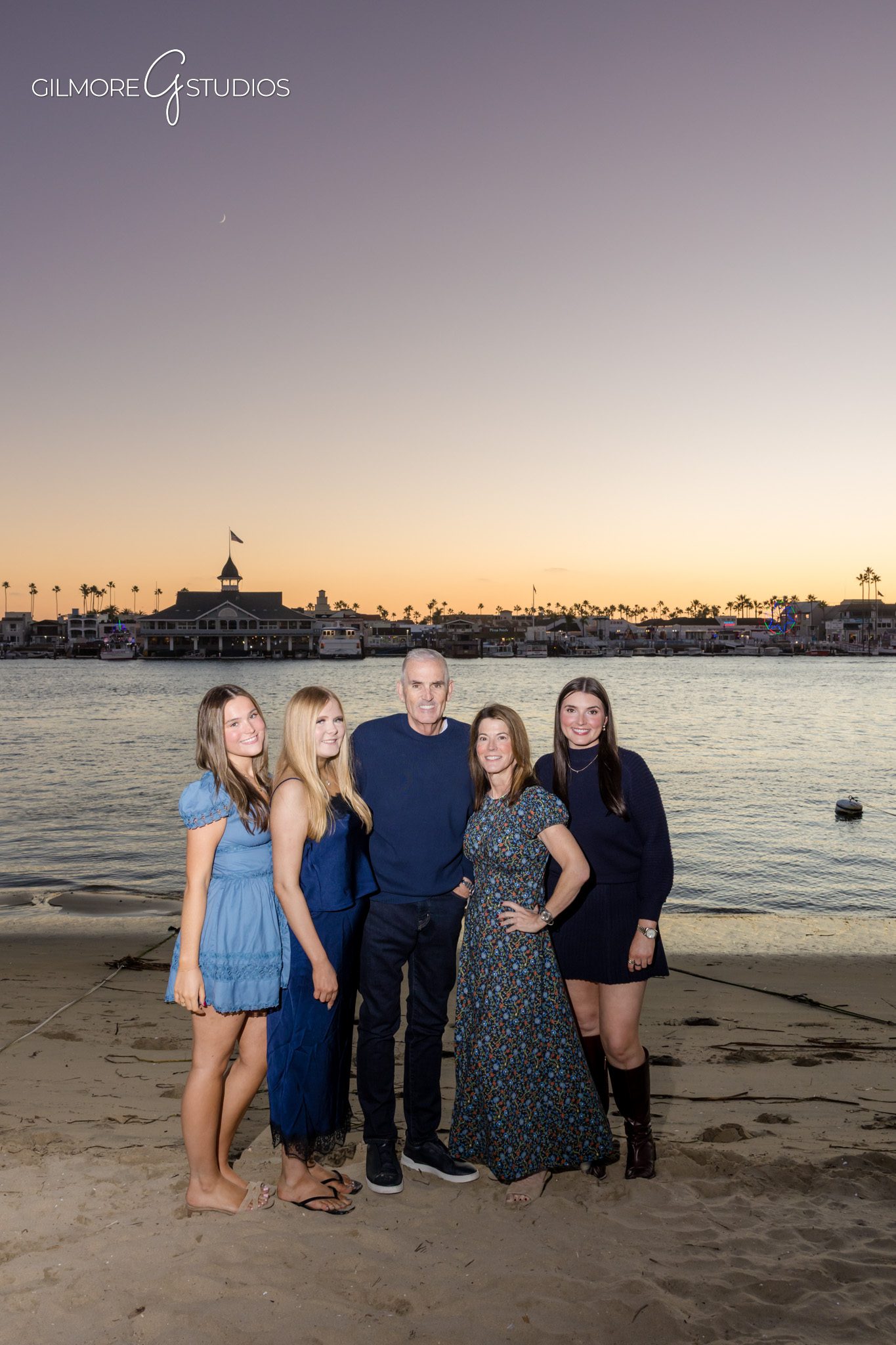 Balboa Island family photography with seasonal color tones,

Holiday portrait photographer capturing natural smiles on Balboa Island