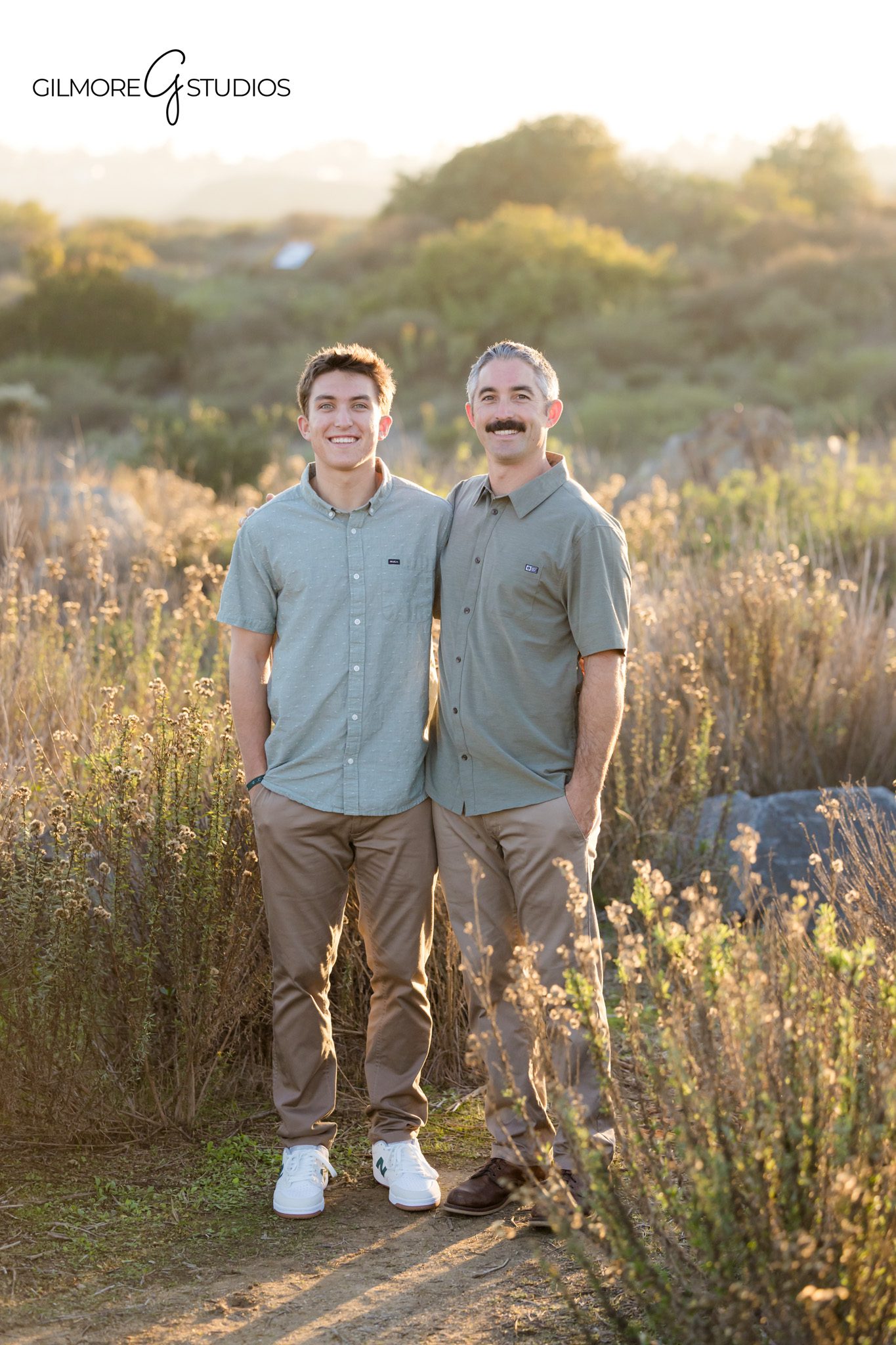 trail family portraits oc best photographer,

fall family photos in warm natural tones oc