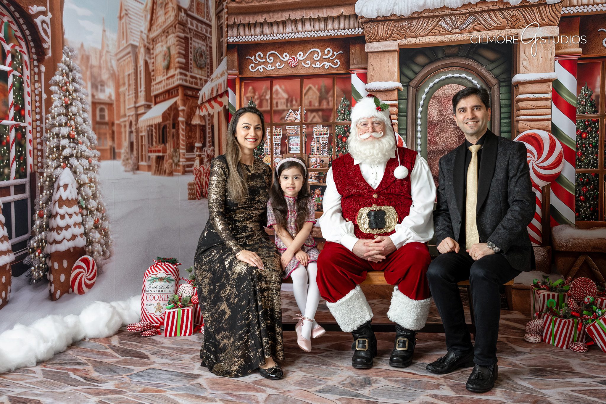 Scottsdale Christmas photography showcasing timeless Santa portraits,

Gilbert Santa mini session photographer capturing excited toddlers,